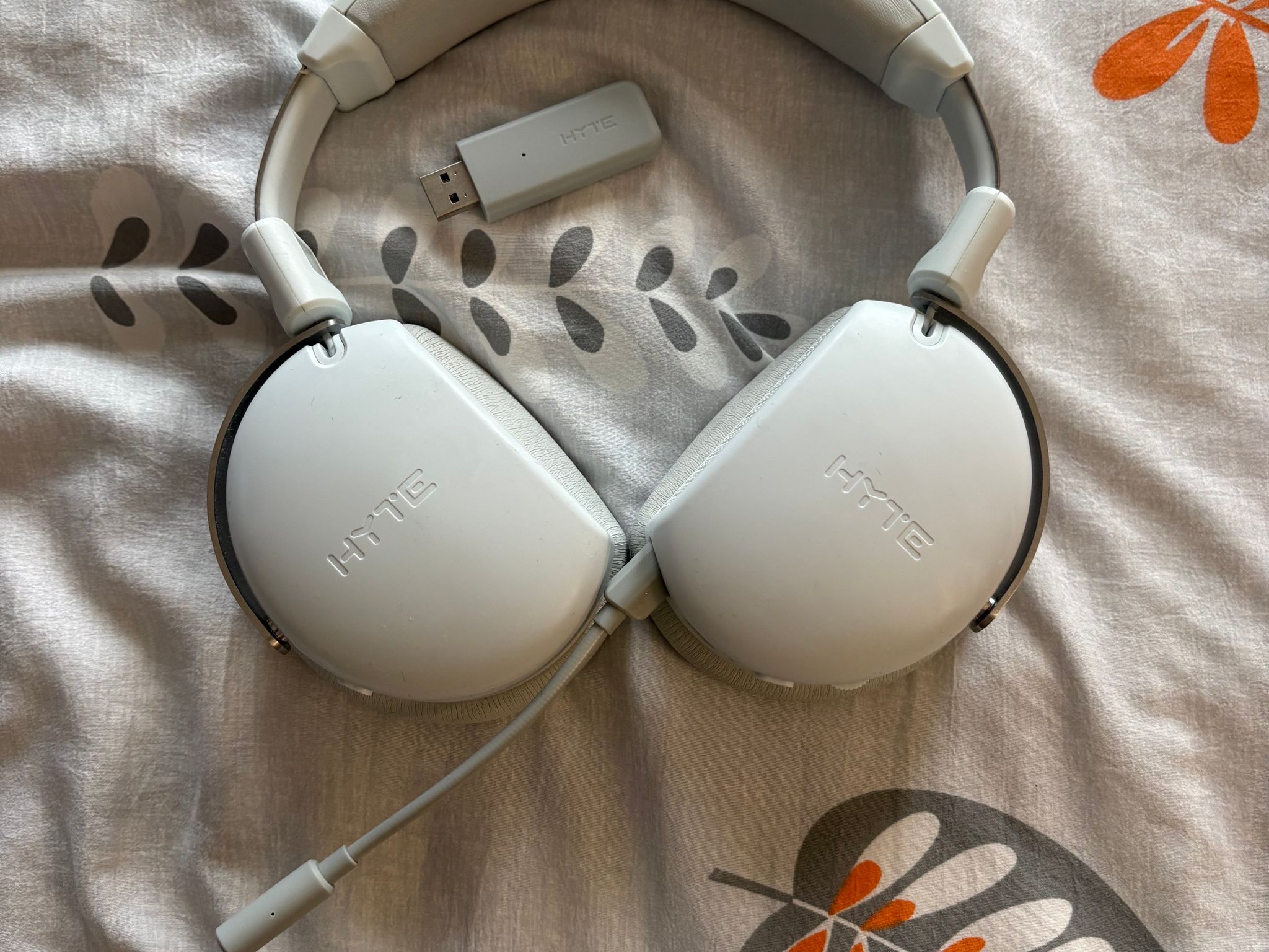 HYTE Eclipse HG10 Wireless Gaming Headset Lunar Gray