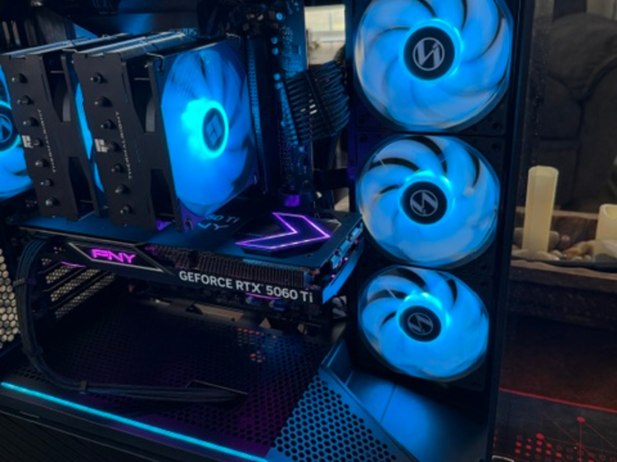Custom Gaming PC  5060ti 16GB  and 9700X