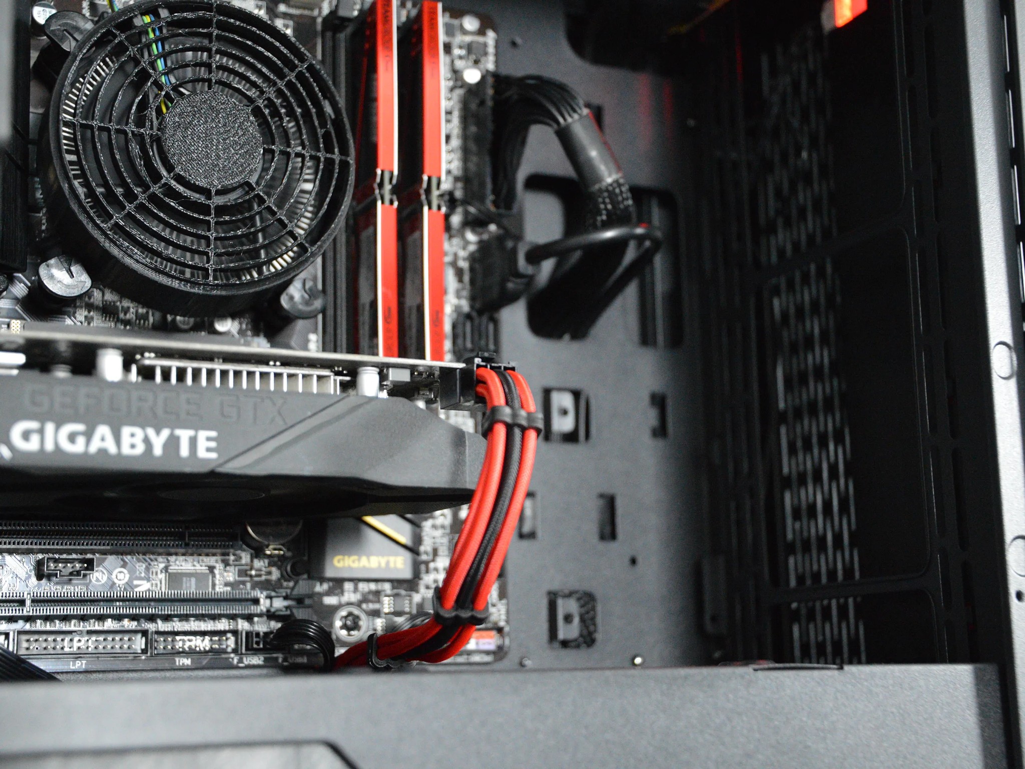 🩸🩸| GTX 1650 SUPER 4GB | INTEL i5-6500 | 16GB DDR4 RAM | 512GB NVME SSD | Blood Oath |