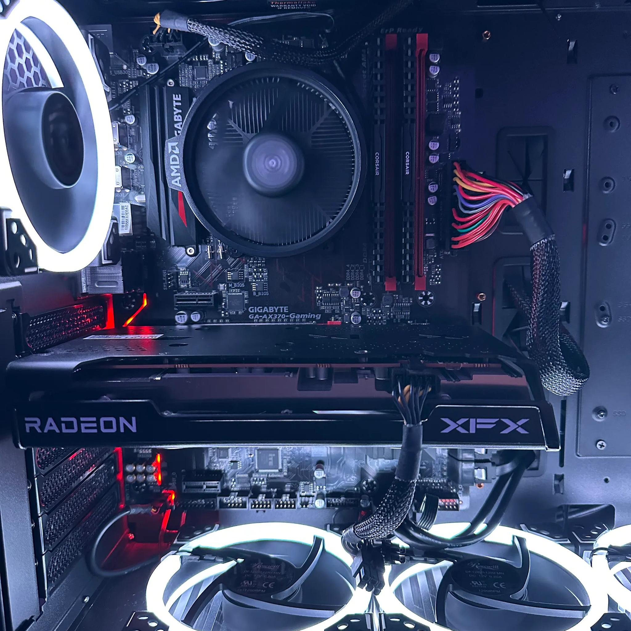 Ryzen 7 1700x / Rx 6600xt 8gb / 16gb DDr4 3000mhz Ram Custom Gaming PC