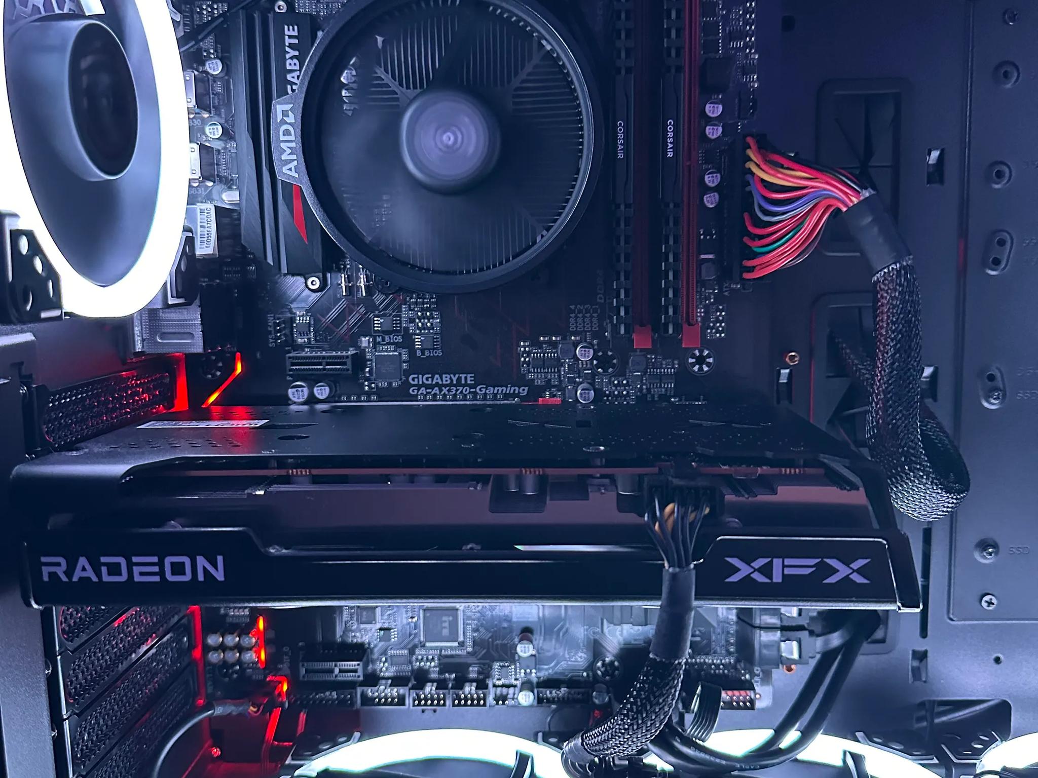 Ryzen 7 1700x / Rx 6600xt 8gb / 16gb DDr4 3000mhz Ram Custom Gaming PC