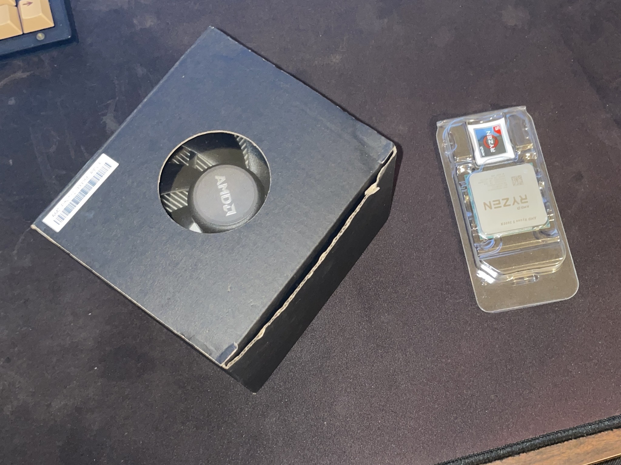 AMD Ryzen 5 3600x 6 Core, 12 Thread Processor w/ AMD Wraith CPU Cooler