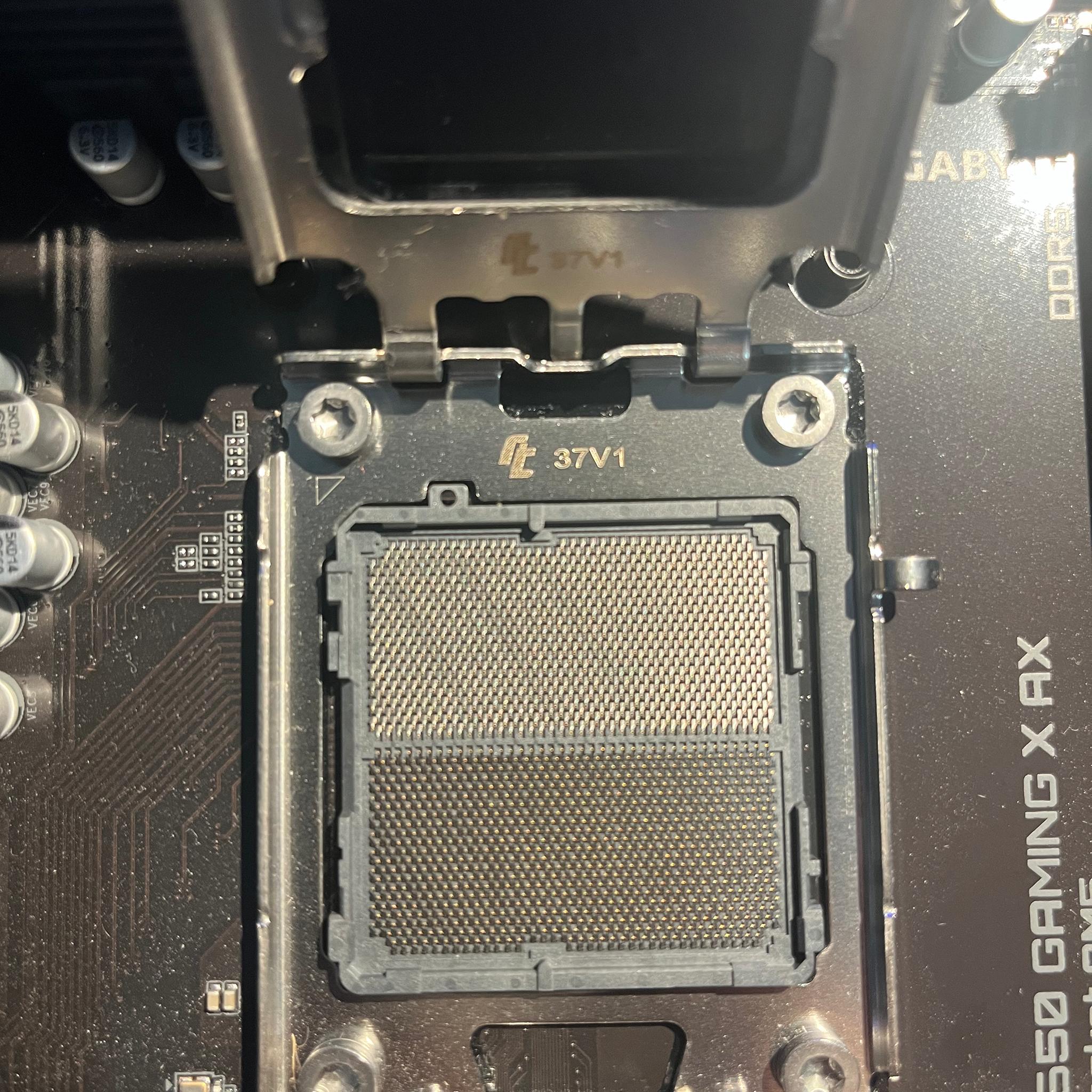 B650 gigabyte gaming x ax motherboard