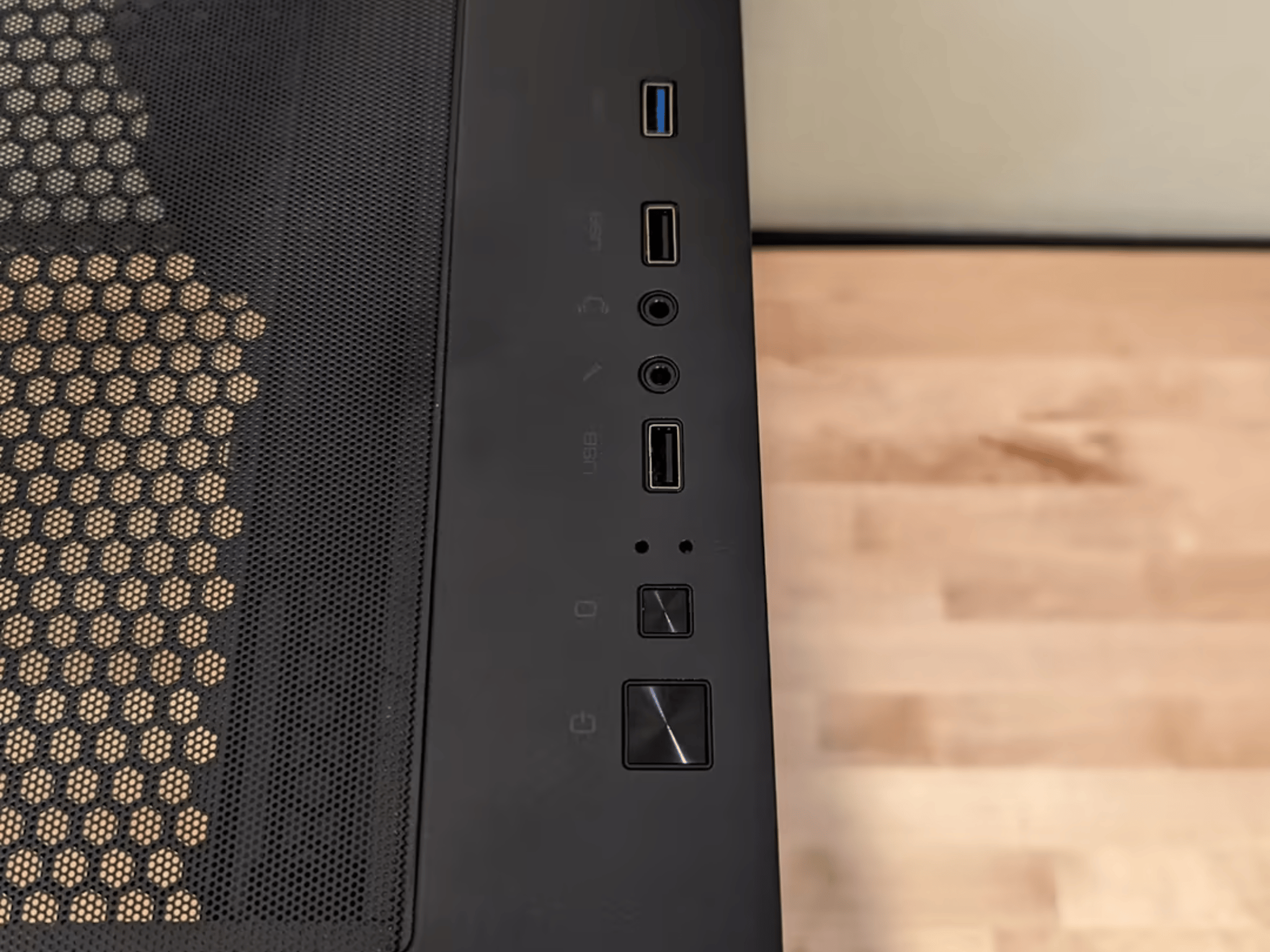 Great 1080p Blue Theme Gaming PC (i7, RX 480)