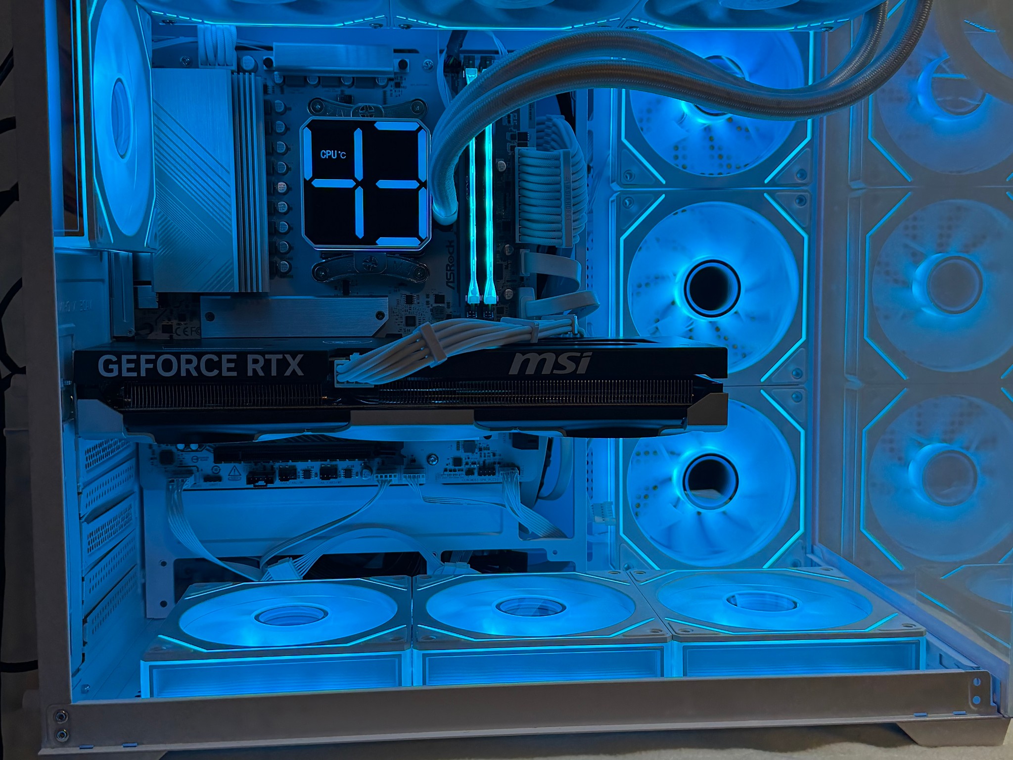 Ryzen 5 9600X, 32GB DDR5 Ram, MSI RTX 5060 TI 8GB Gaming System