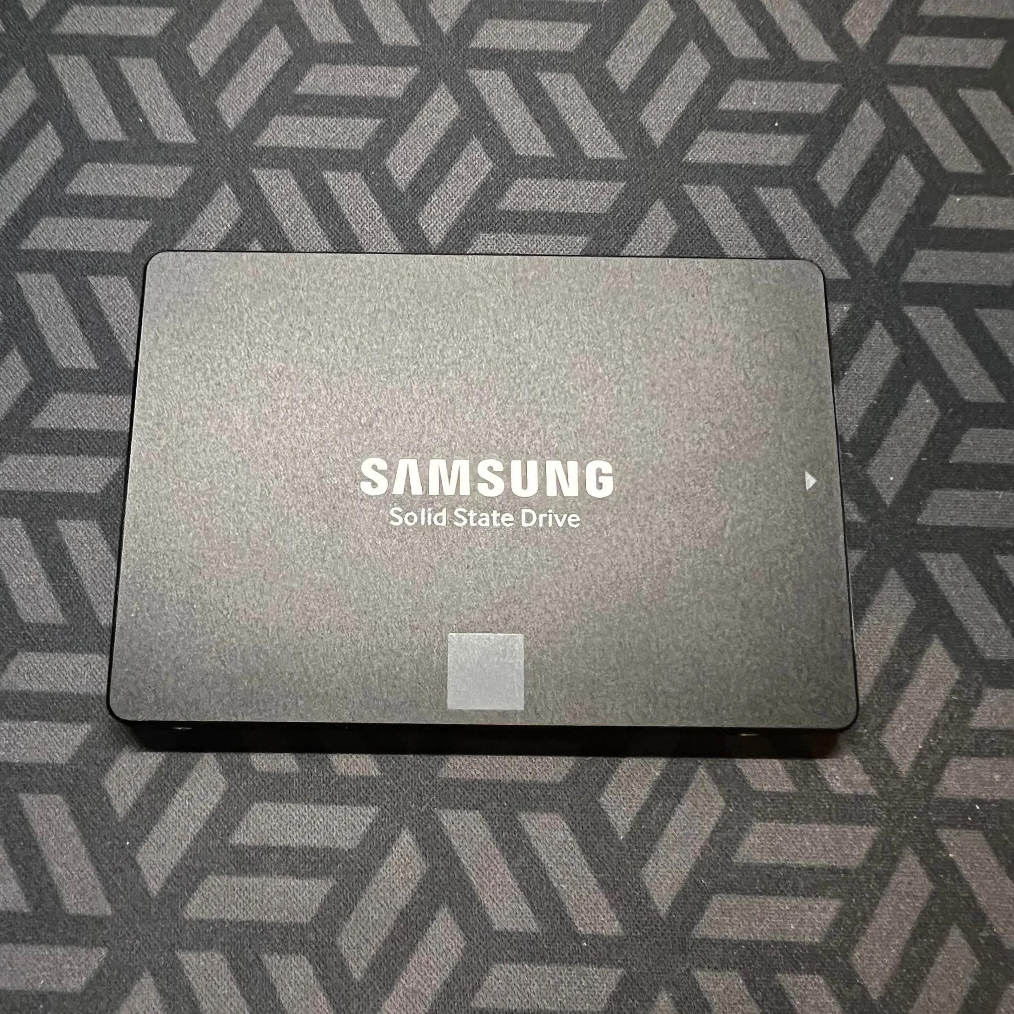Samsung SSD 860 EVO 1TB 2.5 Inch SATA III Internal SSD