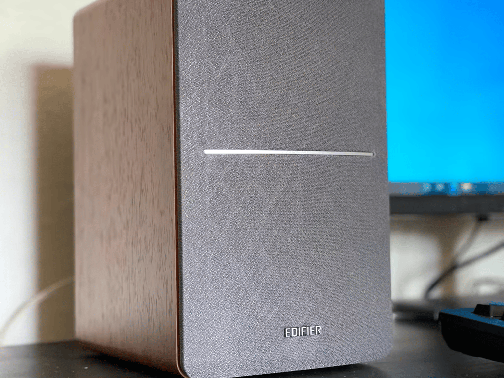 Edifier R1280T Bookshelf/Computer Speakers - 2.0 Stereo Active Near Field Studio Monitor Speaker