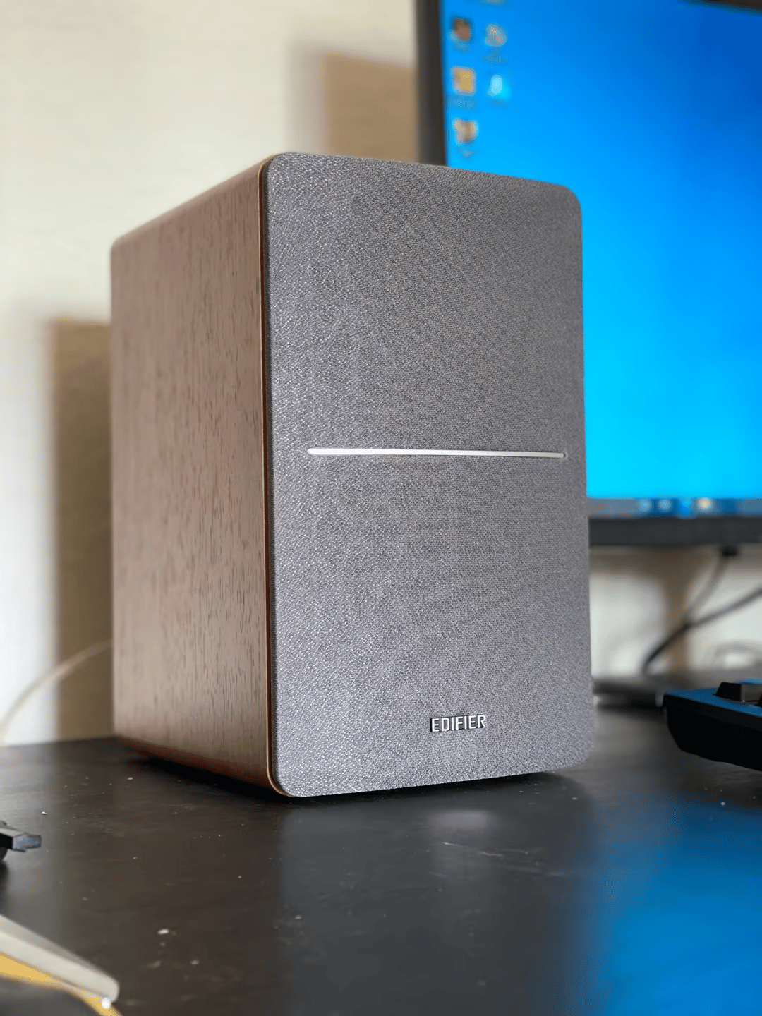 Edifier R1280T Bookshelf/Computer Speakers - 2.0 Stereo Active Near Field Studio Monitor Speaker
