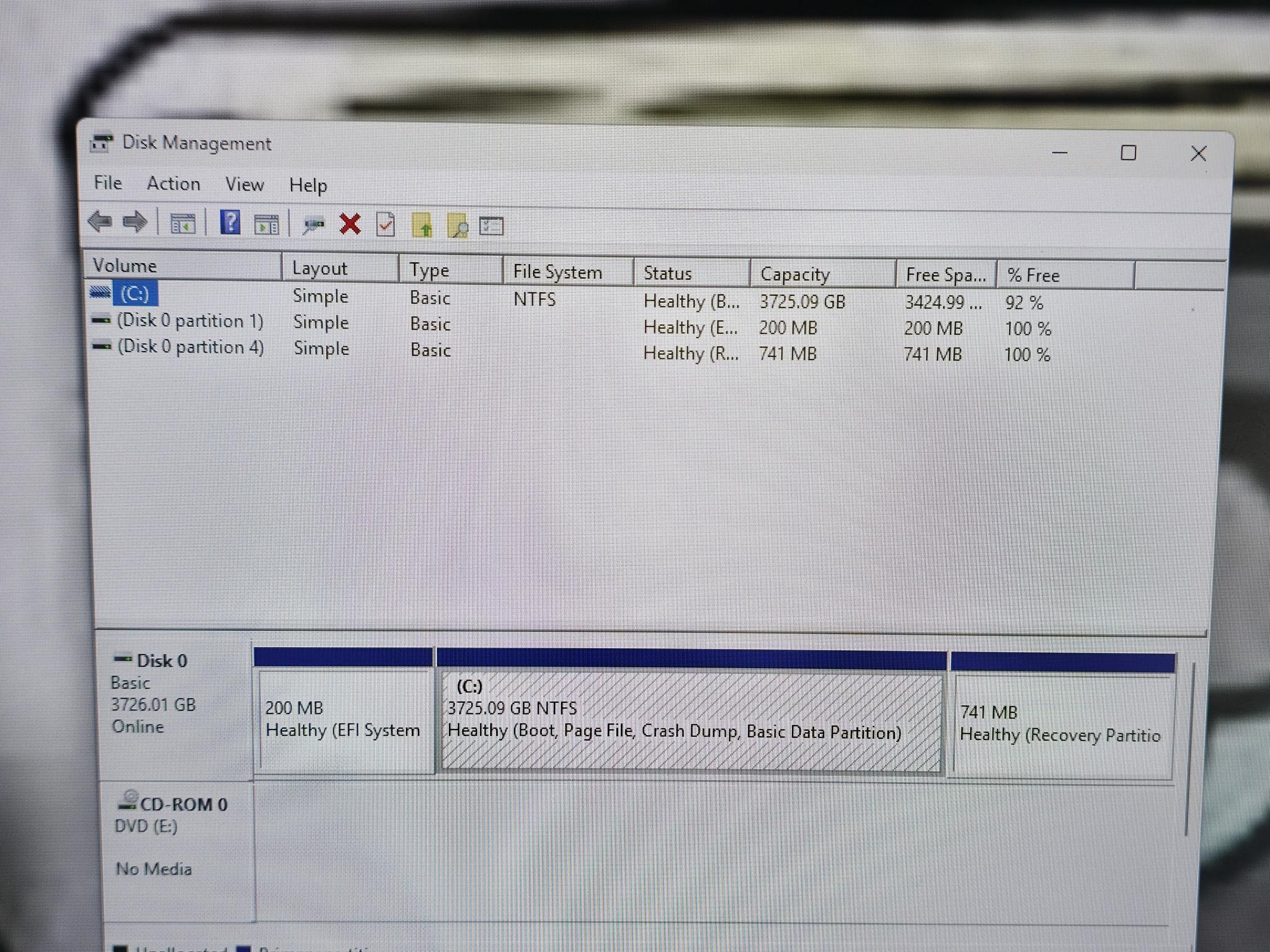 White Hi End Gaming PC Sleeper Custom AMD Ryzen 7 9700x RX 9060 xt 16gb 32gb ddr5 4TB NVME