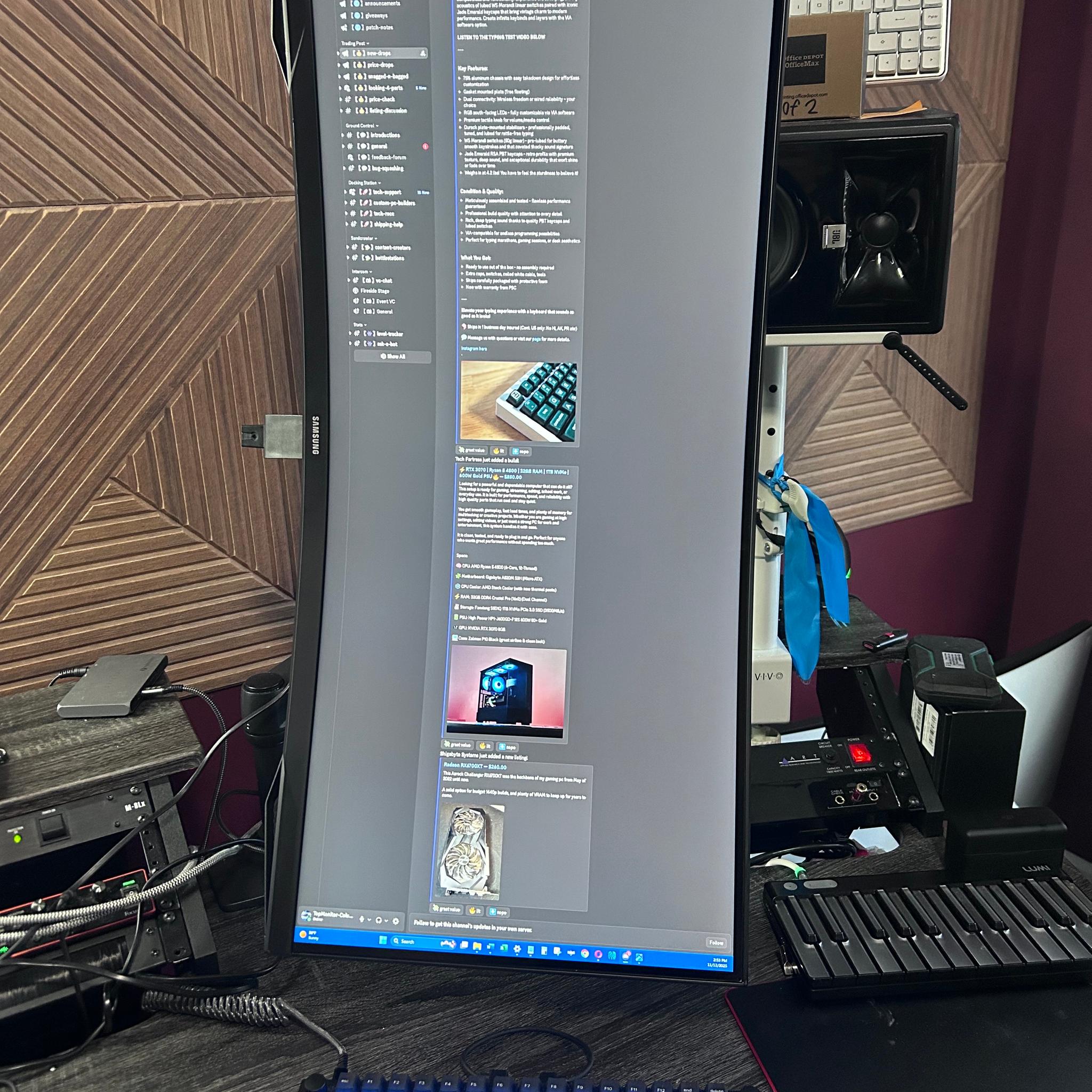 SAMSUNG 34' Odyssey G5 Ultra-Wide Gaming Monitor with 1000R Curved Screen 165Hz