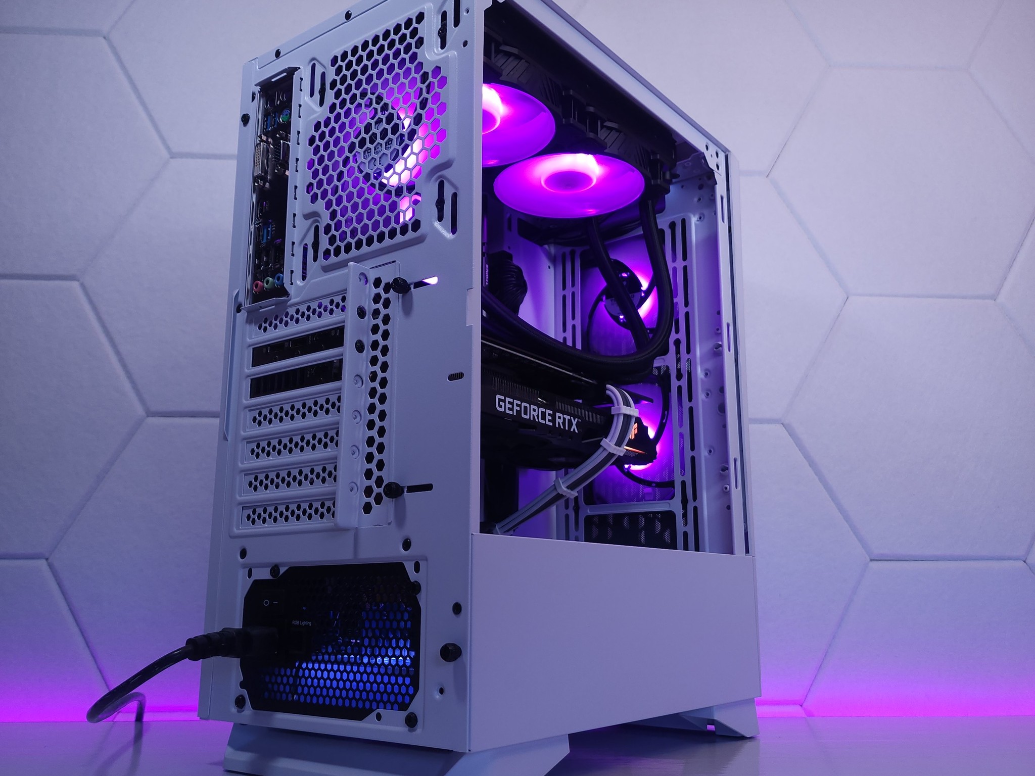 💜🤍RTX 3060Ti // Core i7 9700K // 16GB 3200MHz // 1TB NVMe Gen 3