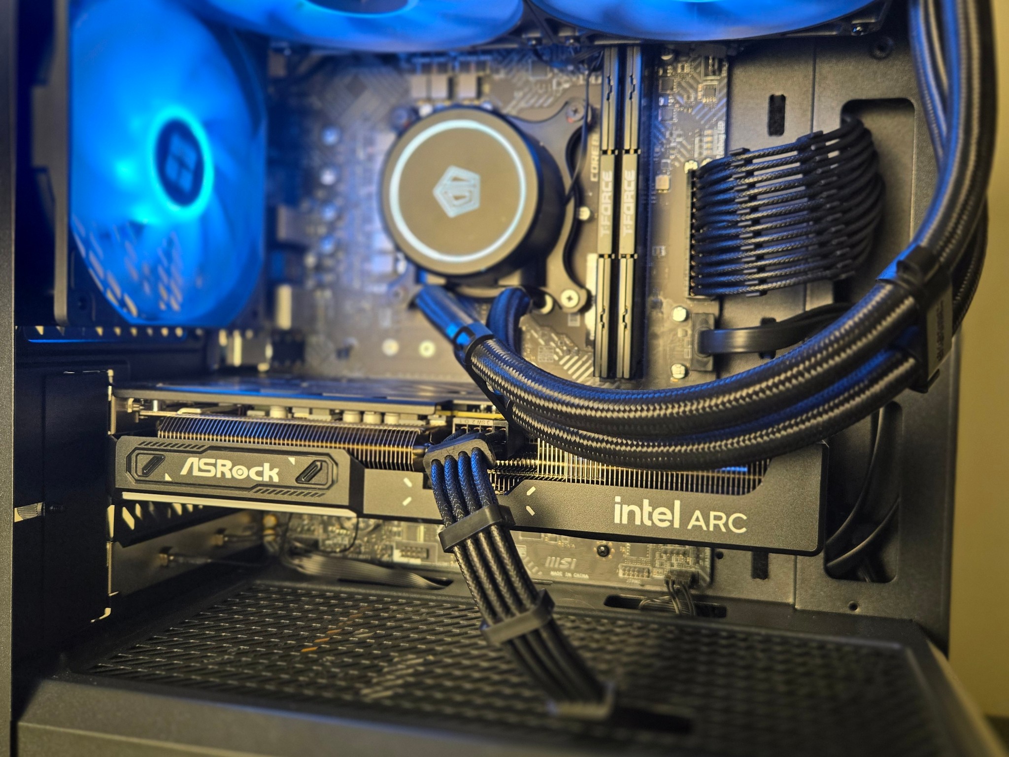 Intel B570 10gb Vram | i5 13400F | 16gb DDR5 | 1tb Storage