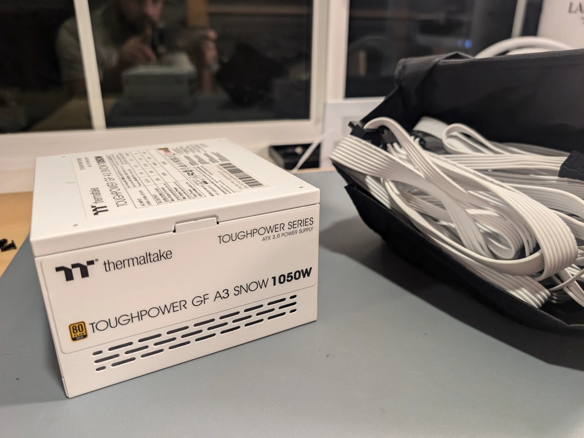 Thermaltake Toughpower 1050w Snow ATX