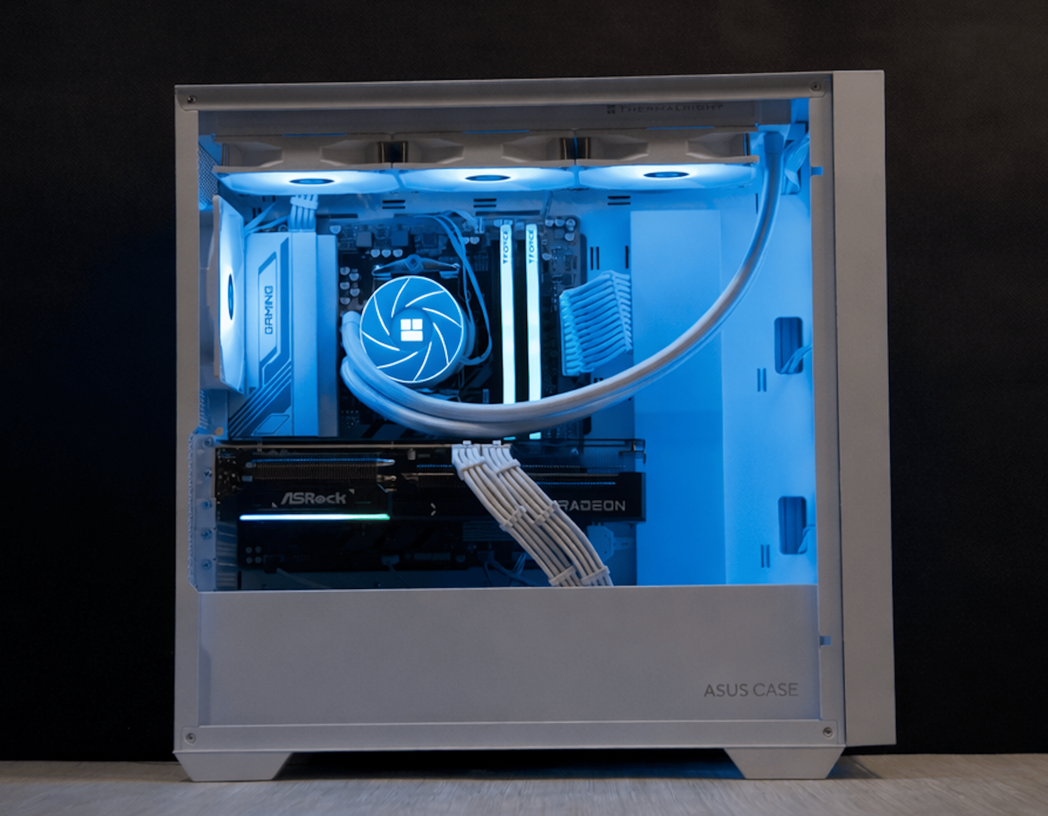 RX 9070 XT, 4TB NVMe SSD, Ryzen 5 7600X, 16GB DDR5, WiFi - Liquid Cooled Gaming PC