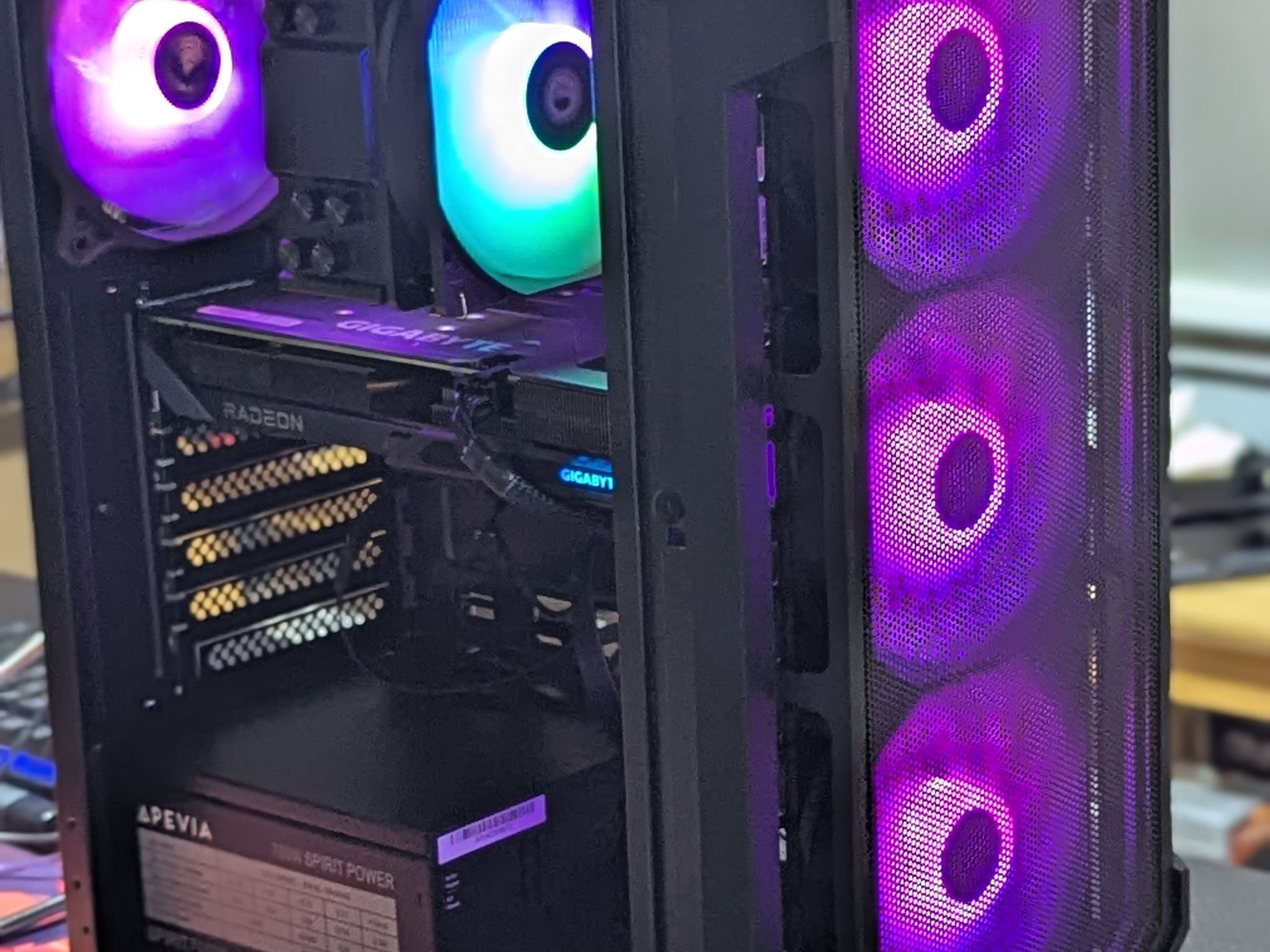 Gaming PC|AMD Ryzen 5 7600|Radeon RX 9060 XT|32 GB DDR5 6000 CL30|1 TB SSD|Windows 11 Home
