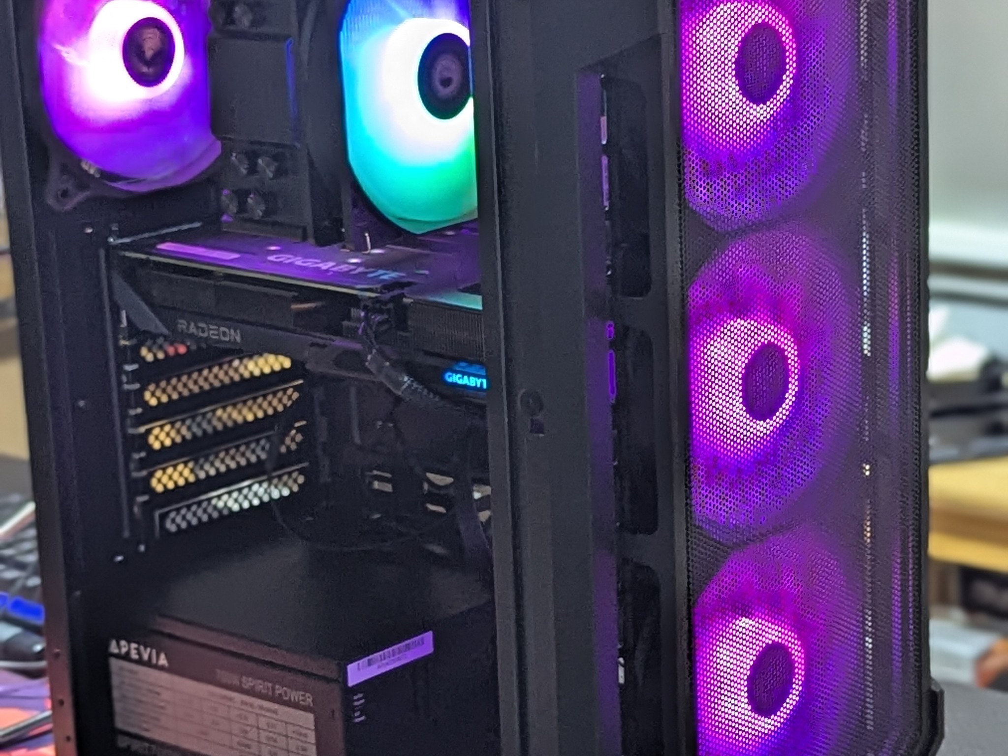 Gaming PC|AMD Ryzen 5 7600|Radeon RX 9060 XT|32 GB DDR5 6000 CL30|1 TB SSD|Windows 11 Home