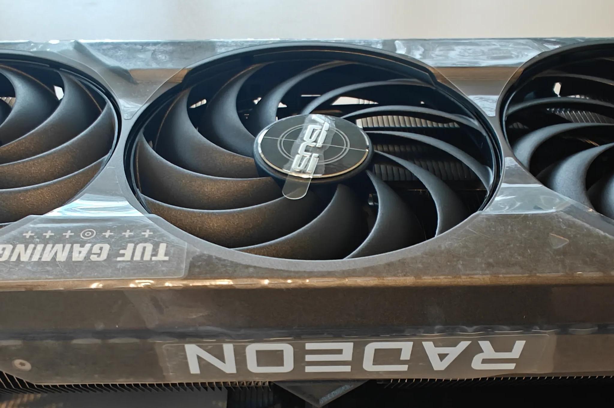 ASUS TUF Gaming RX 7800 XT OC Edition 16GB GDDR6