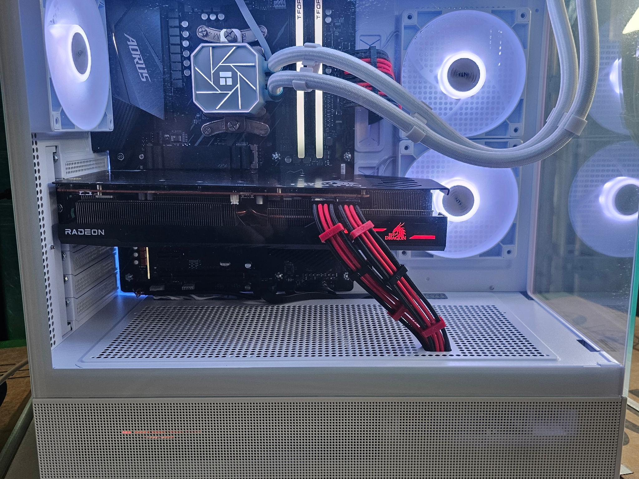White Gaming PC | Ryzen 9 5900X  | 32GB RAM | 1TB SSD | 6800xt 16GB | WINDOWS 11 PRO |
