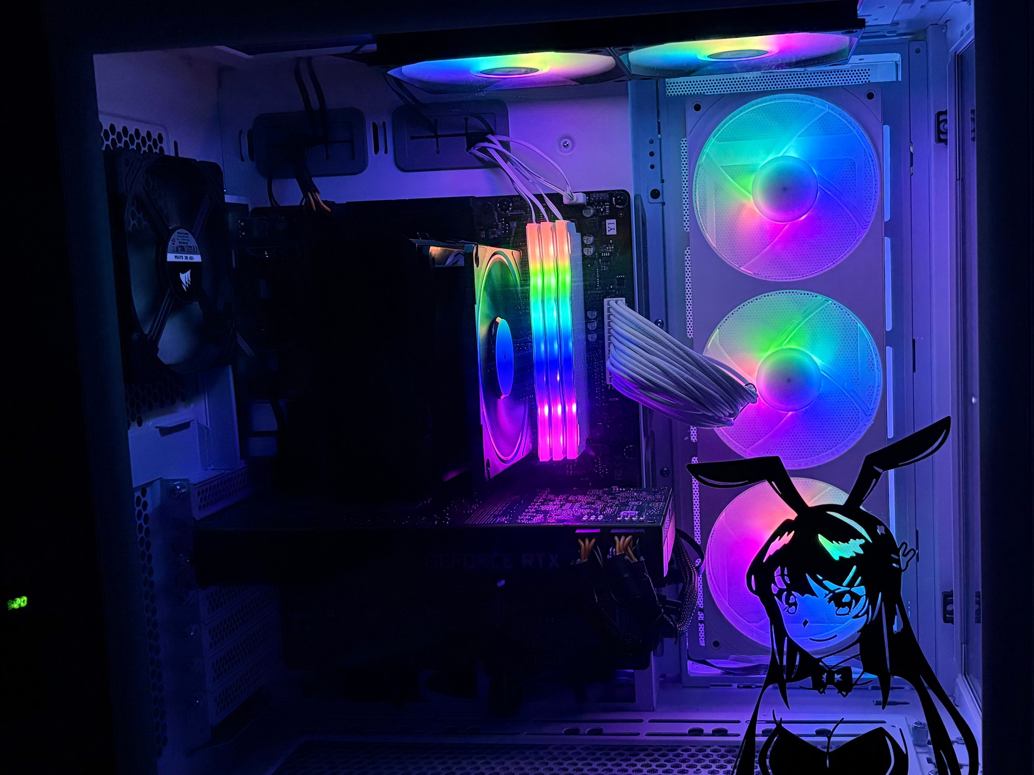 Project Cinna WhiteRainbow Gaming PC
