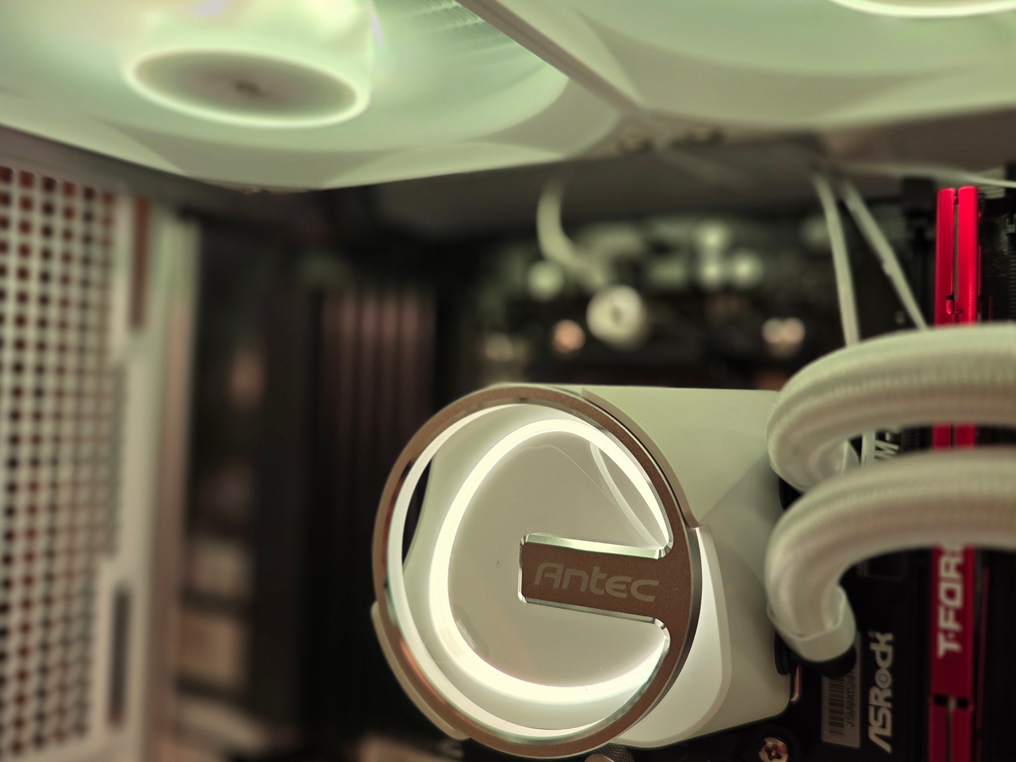 WHITEOUT Gaming PC| 7500X3D | 32GB DDR5 | RTX 3080TI 12GB |1TB NVME  | Lian LI  | Windows 11 | WIFI