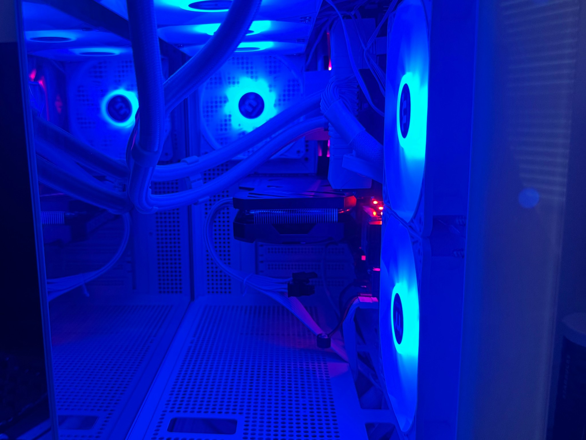 White RGB Gaming PC | RTX 4060 Ti | Ryzen 7 5700X | 32GB RAM | Liquid Cooled