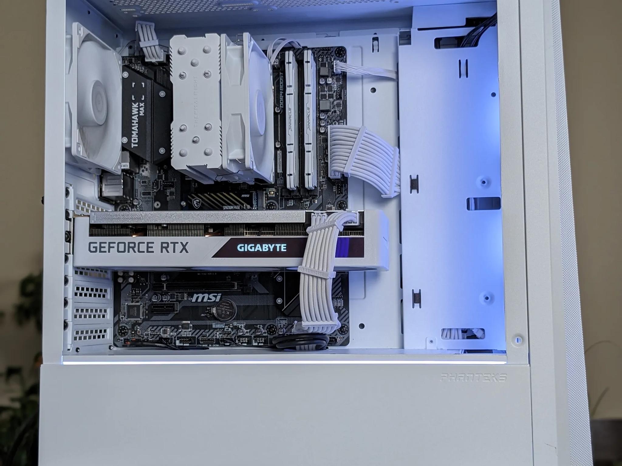 Mid Range All White Gaming PC - Ryzen 5 5600 - RTX 3070