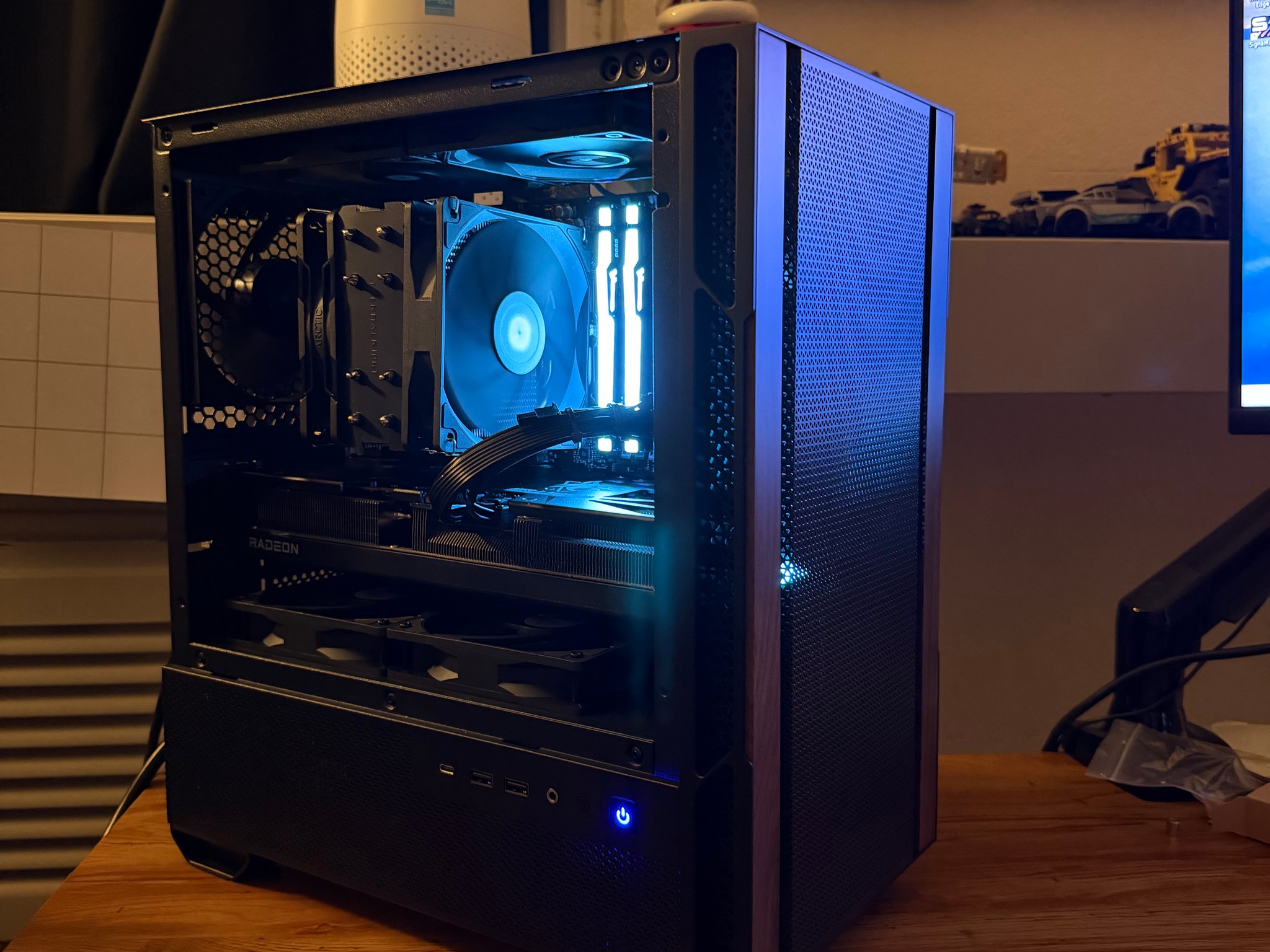 Ultimate AMD PC! 7600X3D + 9070XT 16GB + 2TB SSD + 32GB DDR5! | Free shipping!