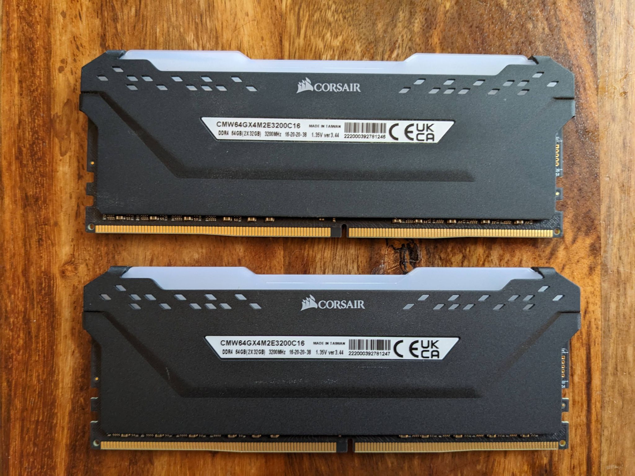 Sam Altman Special: 64GB DDR4 3200 CL16 Corsair Vengeance RGB Pro 64GB DDR4-3200 -Pass MemTest86!