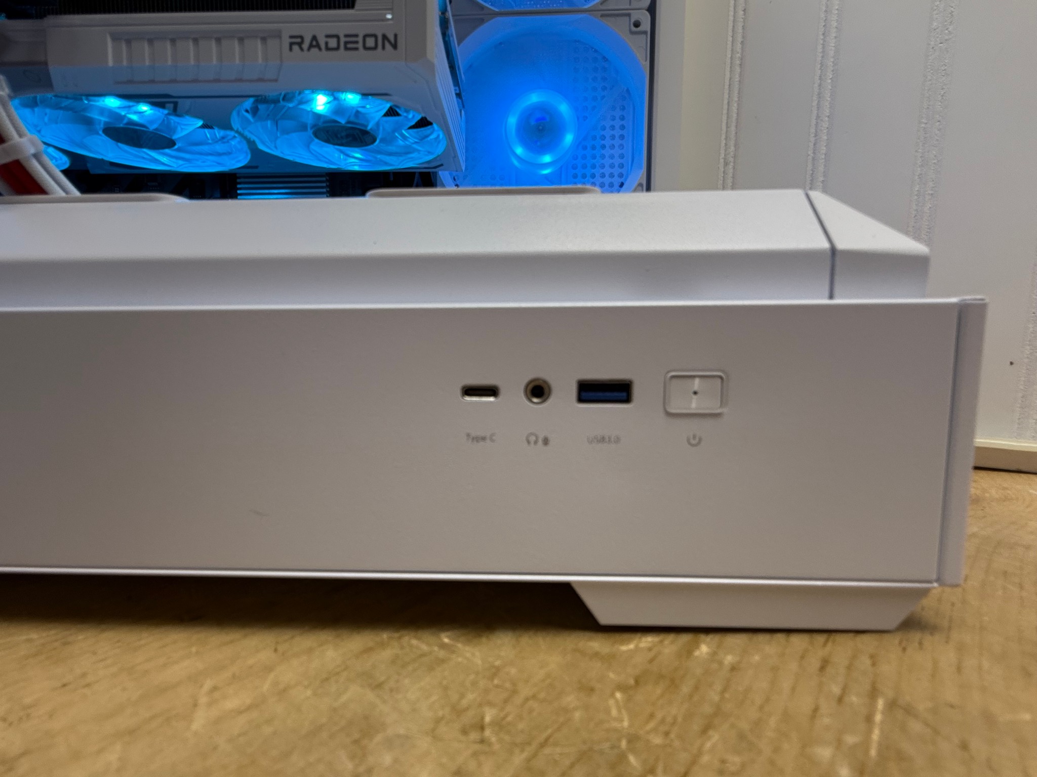 ❄️ Arctic Strike – 1440p Beast | RX 9060 XT 16GB | Ryzen 5 9600X | 4TB/16gb ddr5/650 watt psu ❄️