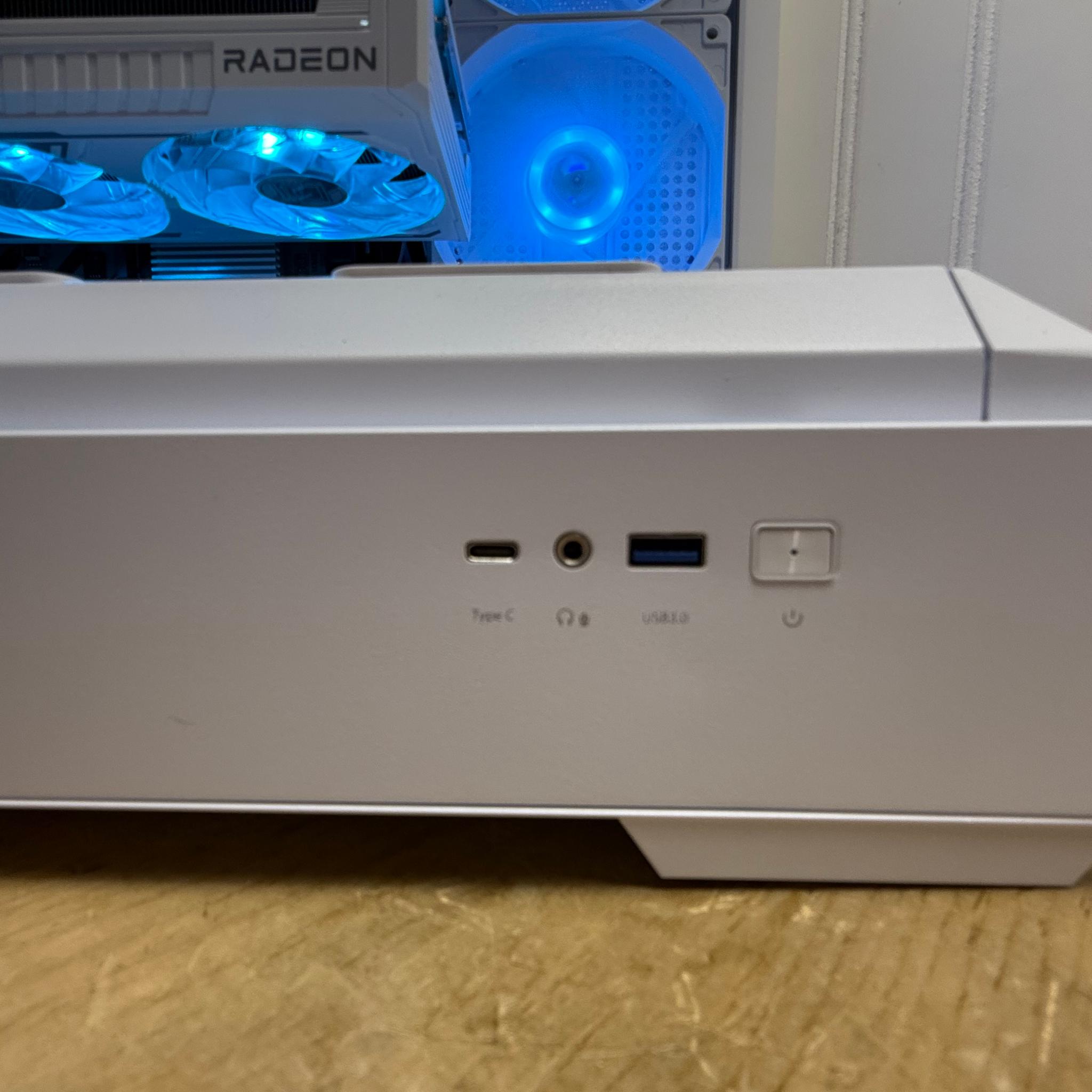 ❄️ Arctic Strike – 1440p Beast | RX 9060 XT 16GB | Ryzen 5 9600X | 4TB/16gb ddr5/650 watt psu ❄️