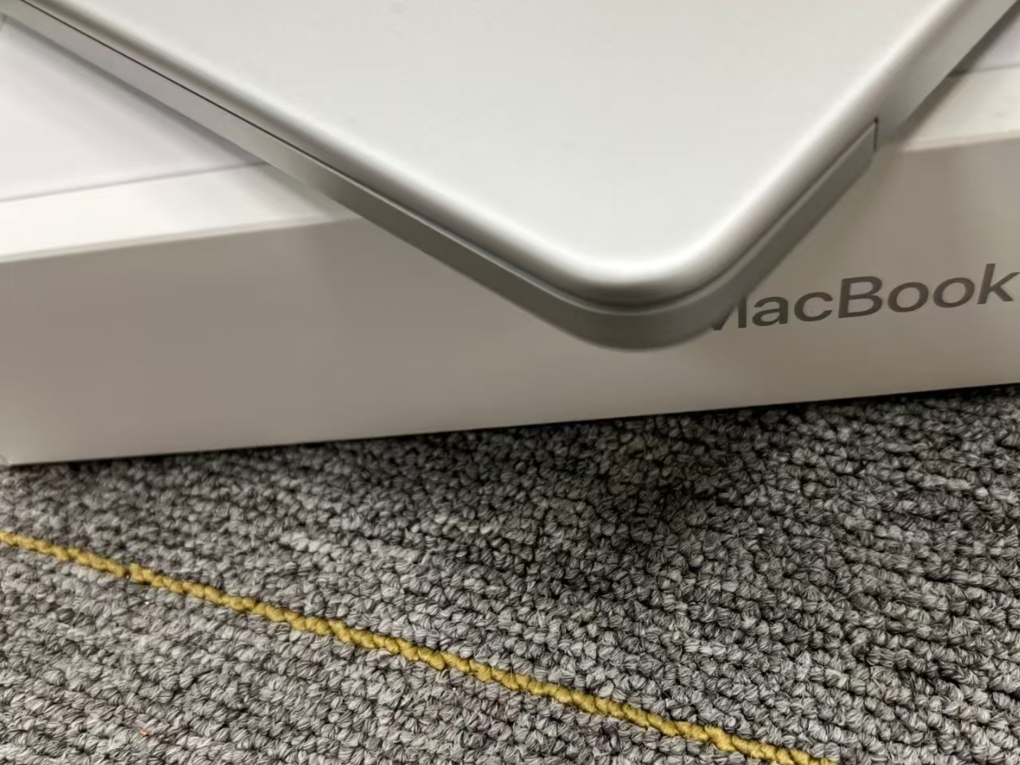 Apple MacBook Neo 13-inch A18 Pro 8GB 256GB SSD – Silver – Like New