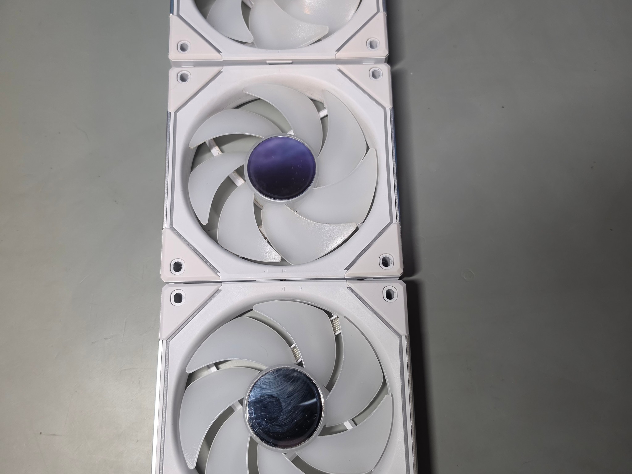 3x Lian Li SL-Infinity Case Fans + Controller