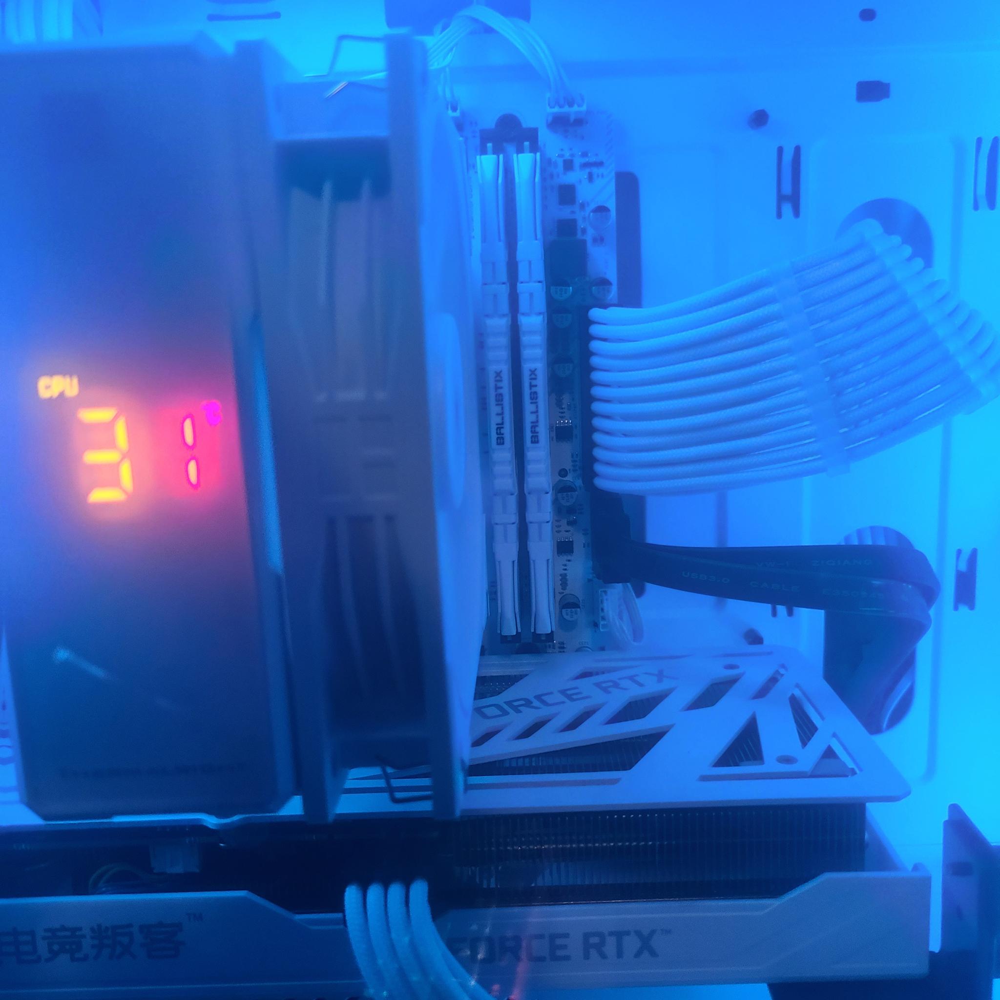 Ryzen 5600/b550/rtx 3060 ti white pc