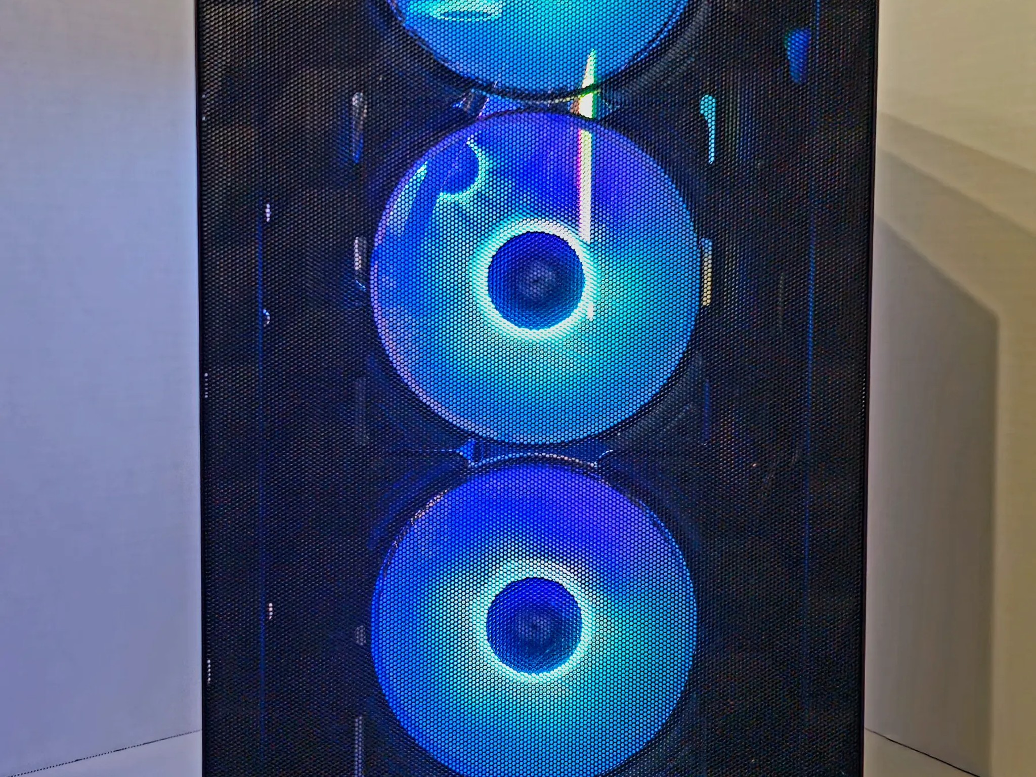 Brand New Mid Tier PC. 13600k & 7800XT