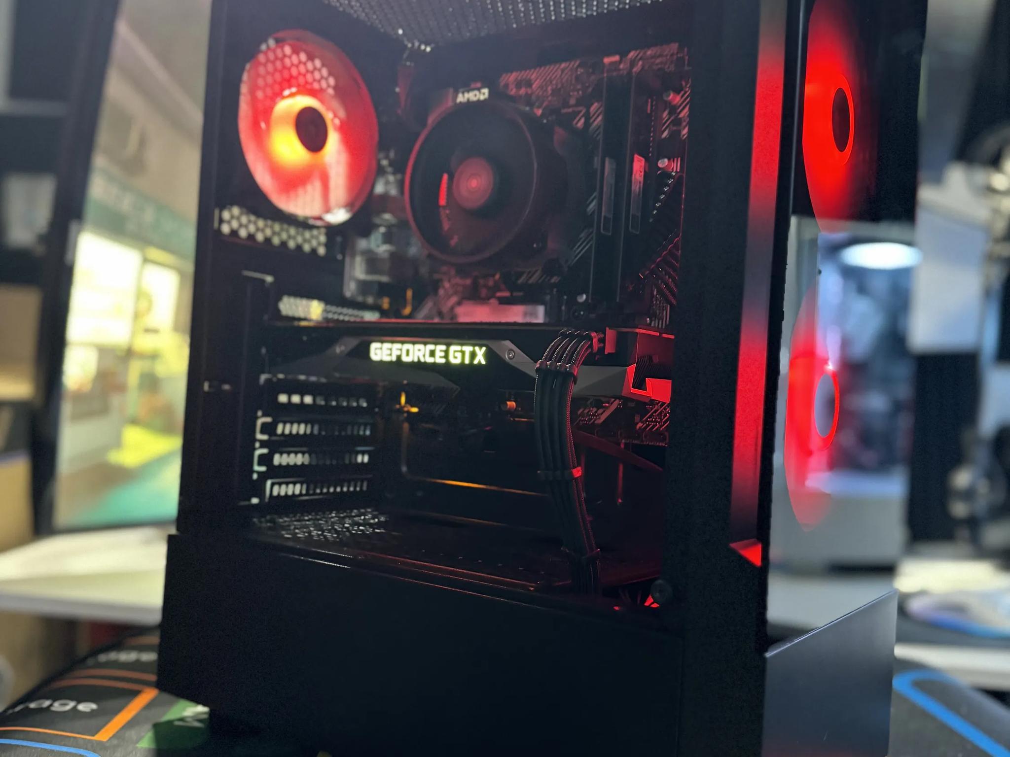 RGB Gaming PC - GTX 1070 - Ryzen 7 1700 - 16GB DDR4 - 500GB SSD