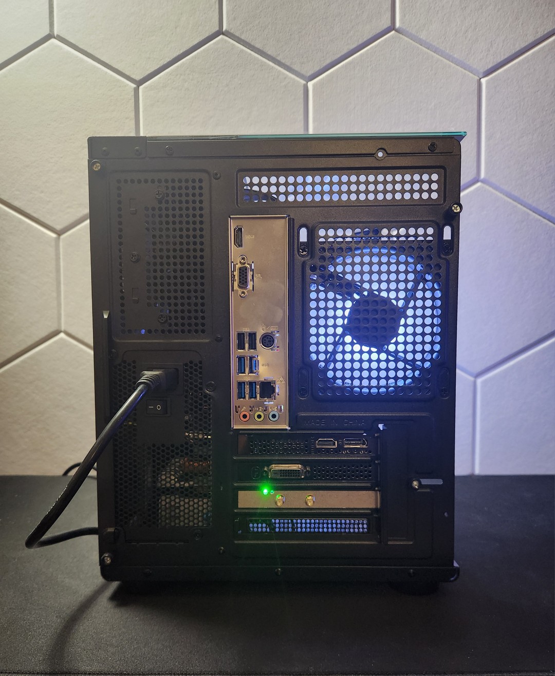 RTX 2060 | Intel I5 10400F | 16GB DDR4 | 256GB SSD + 1TB HDD