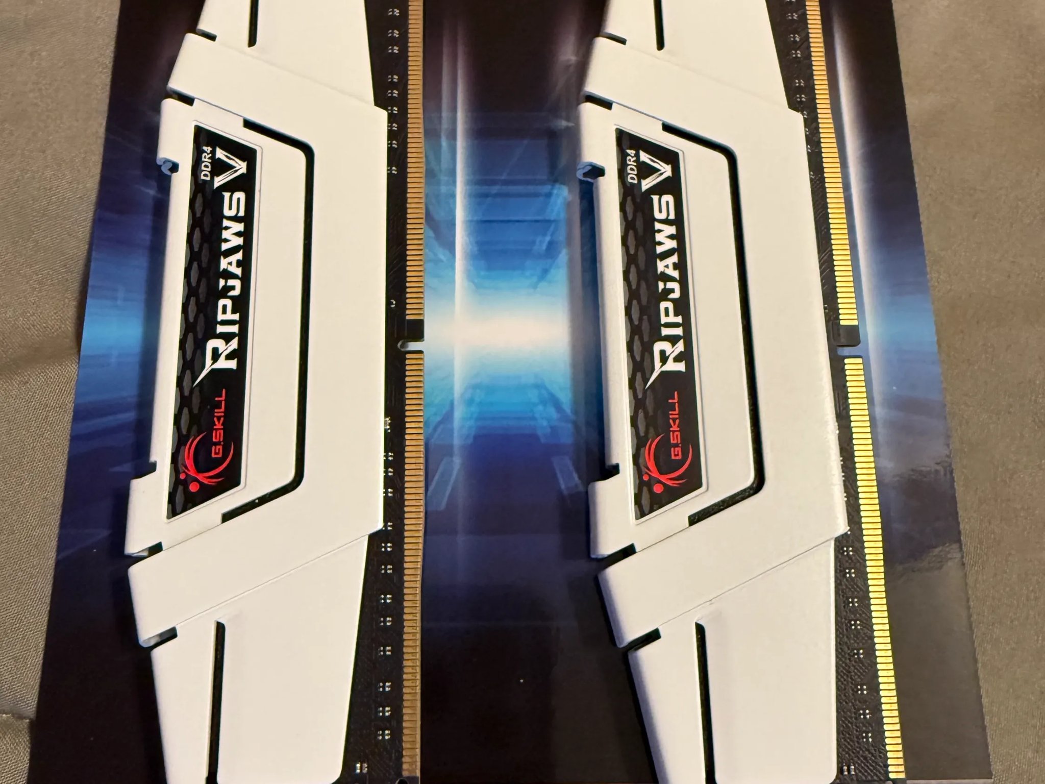 G.SKILL Ripjaws V Series DDR4 RAM 32GB (2x16GB) 3600MT/s CL18-22-22-42 1.35V - White