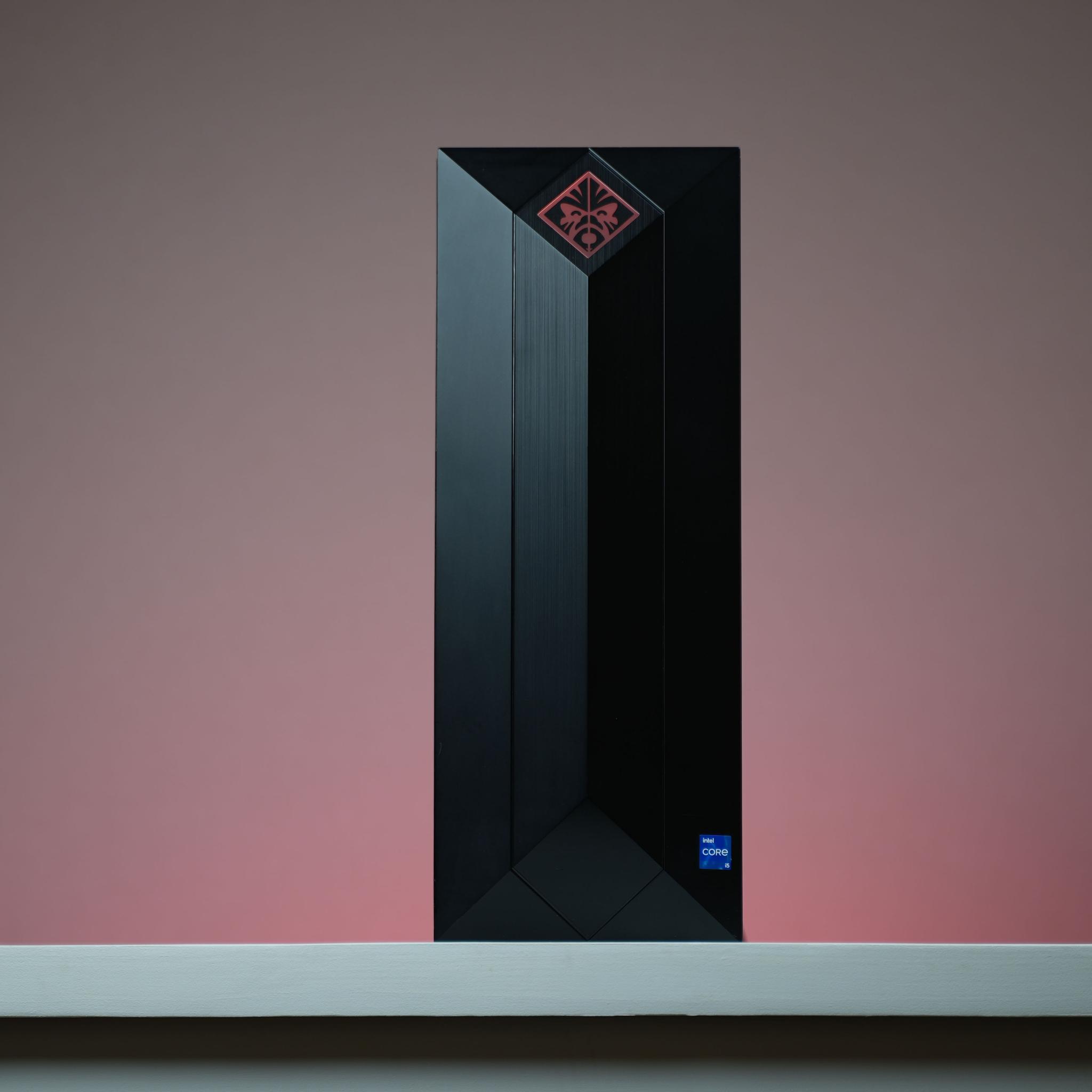 “Omenform 2” GTX 1650 Intel Core i5 8600 16GB .8TB Windows 11 Gaming PC Powerhouse