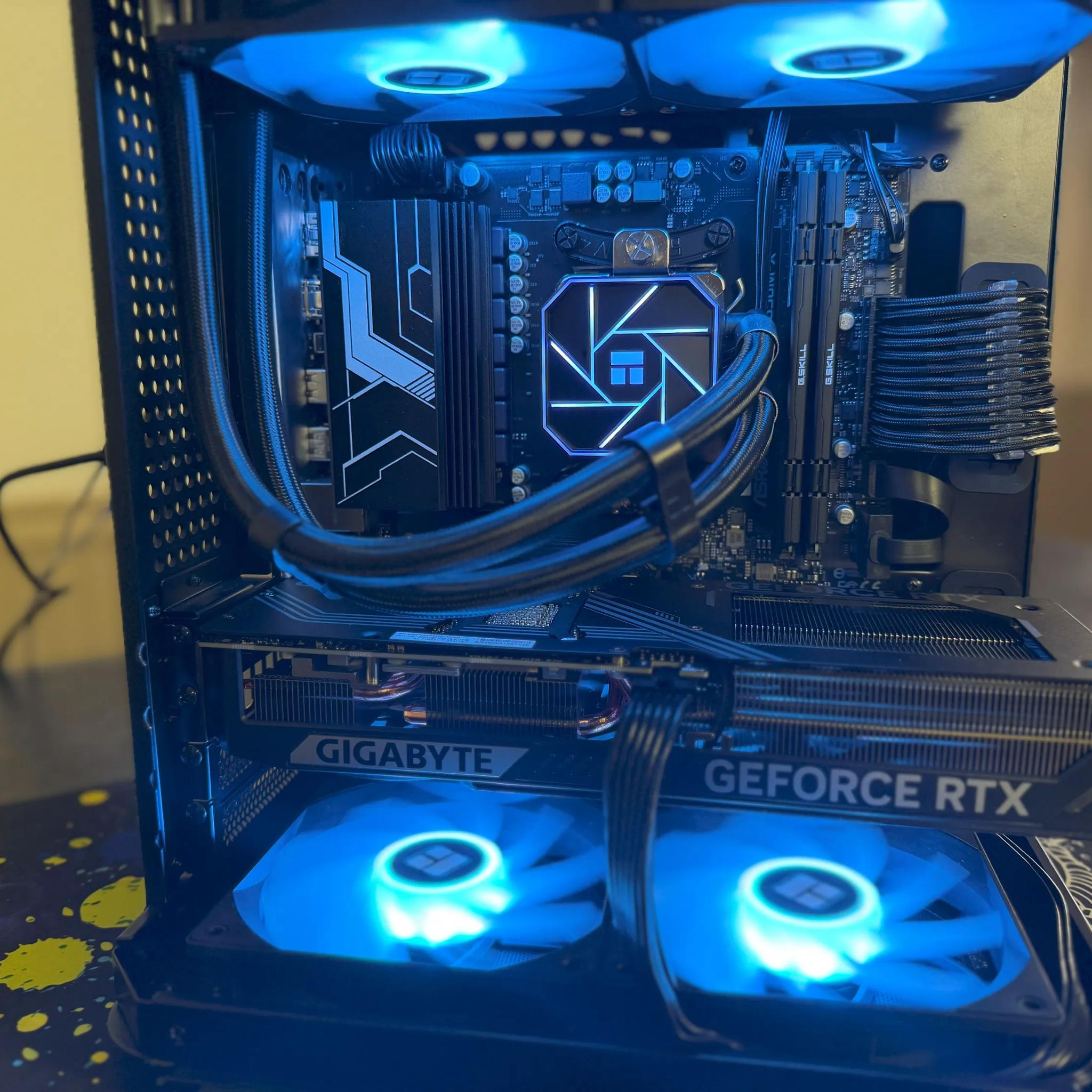 Epic 1440p MaxOut Gaming PC - Ryzen 5 9600X + RTX 5070 + 32gb DDR5