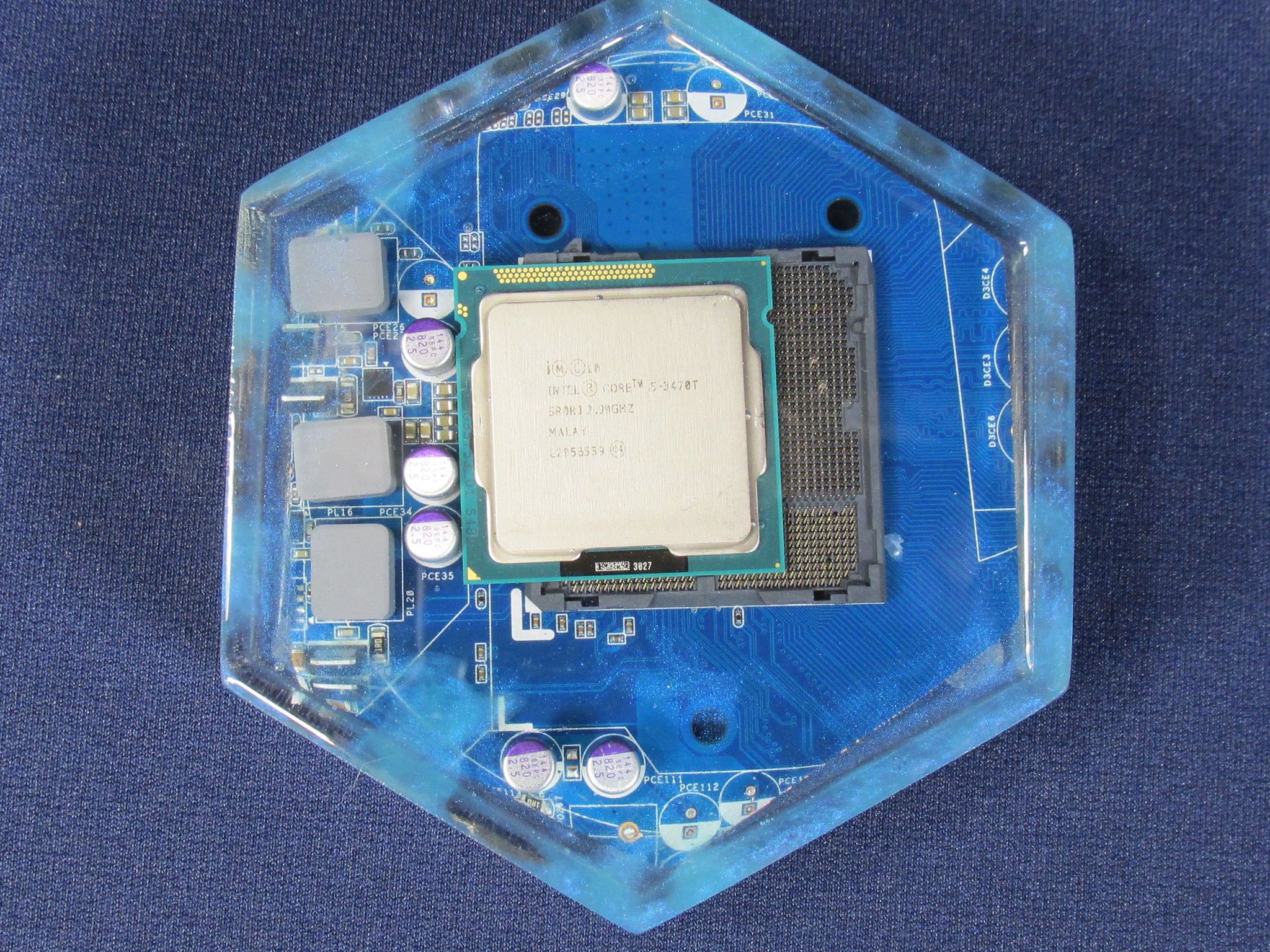 Handmade Clear Epoxy Resin Coaster With Intel Core i5-3470T (SR0RJ) & Motherboard