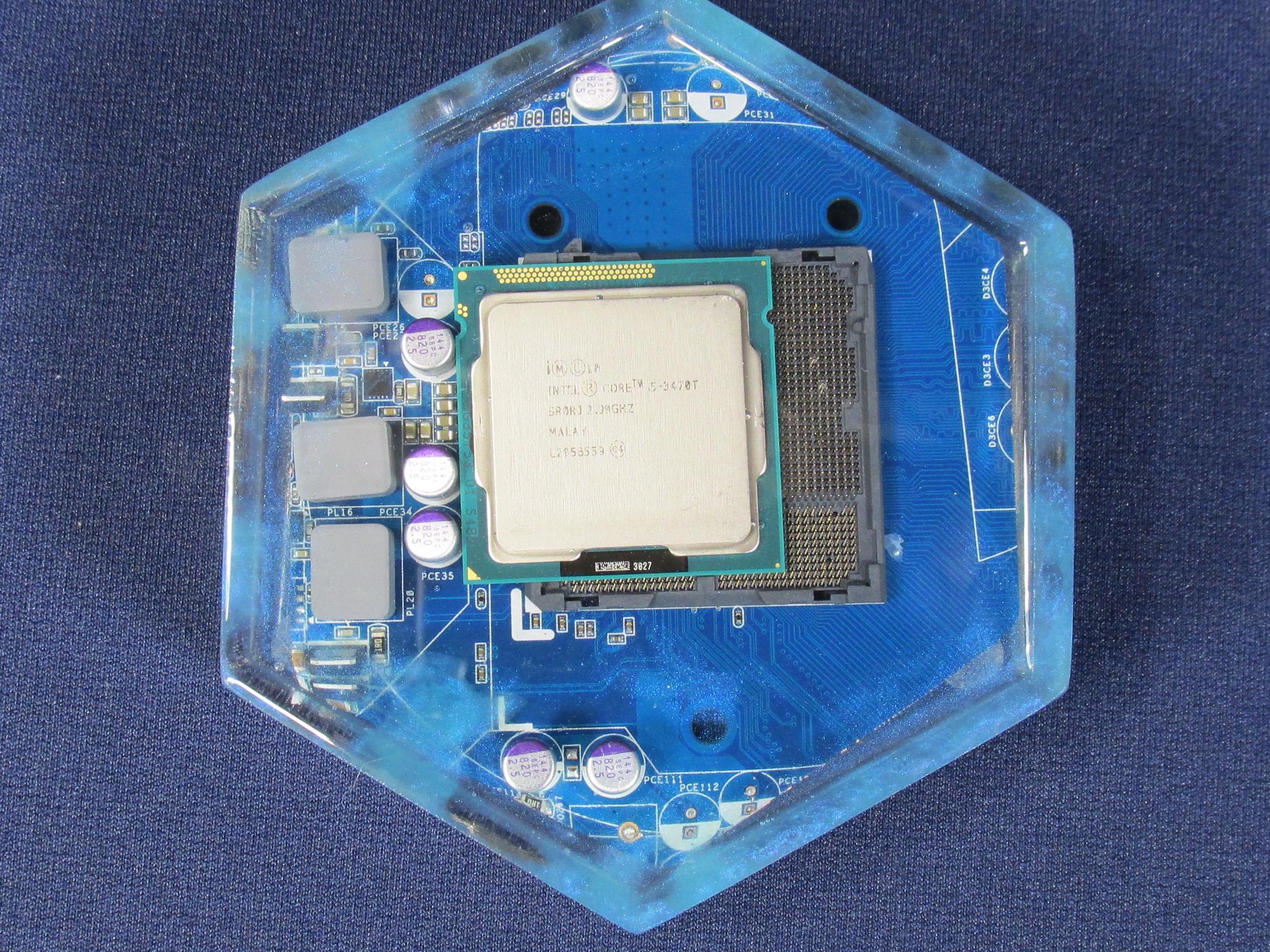 Handmade Clear Epoxy Resin Coaster With Intel Core i5-3470T (SR0RJ) & Motherboard