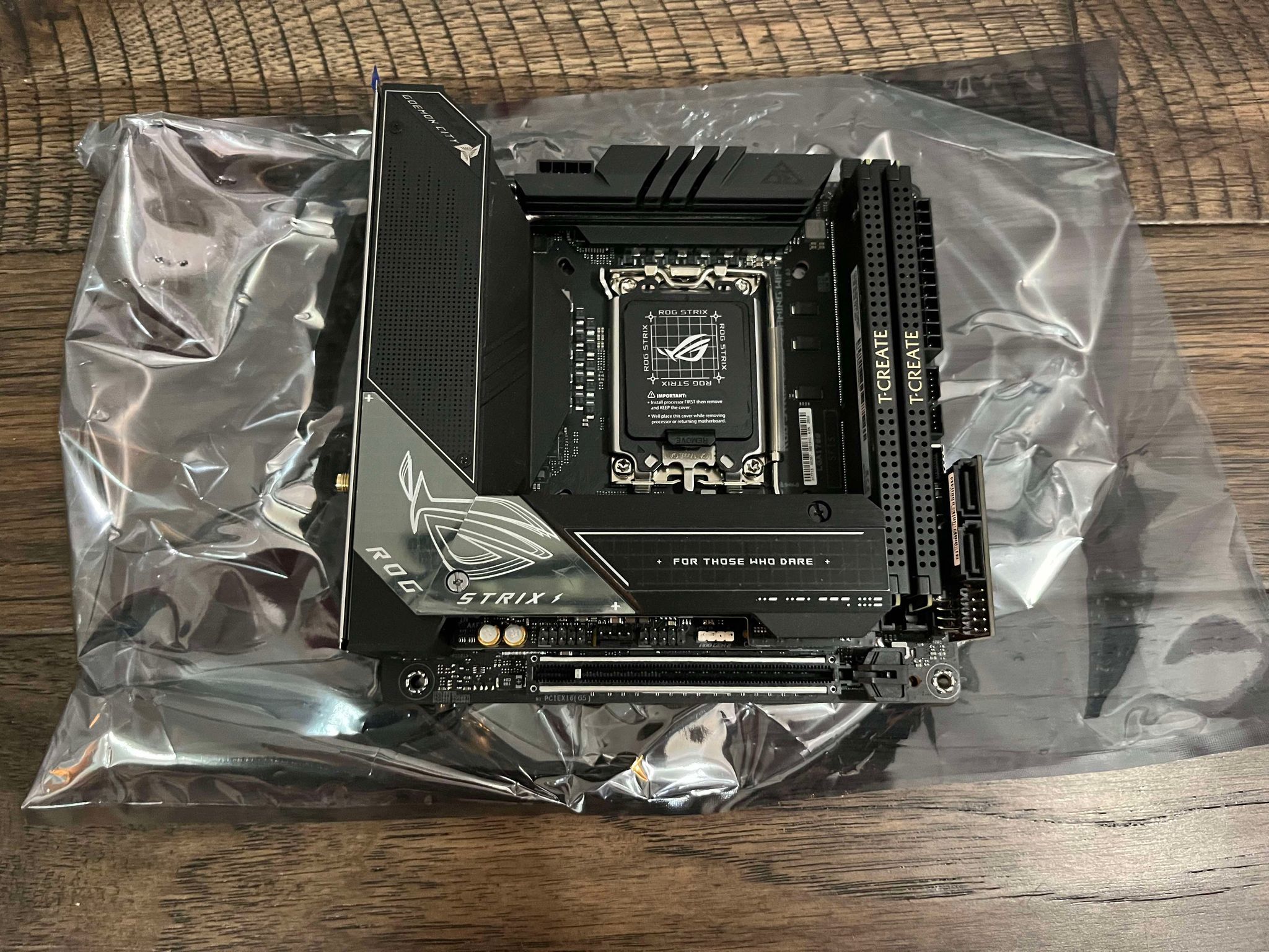 ASUS ROG Strix Z690-i ITX Motherboard