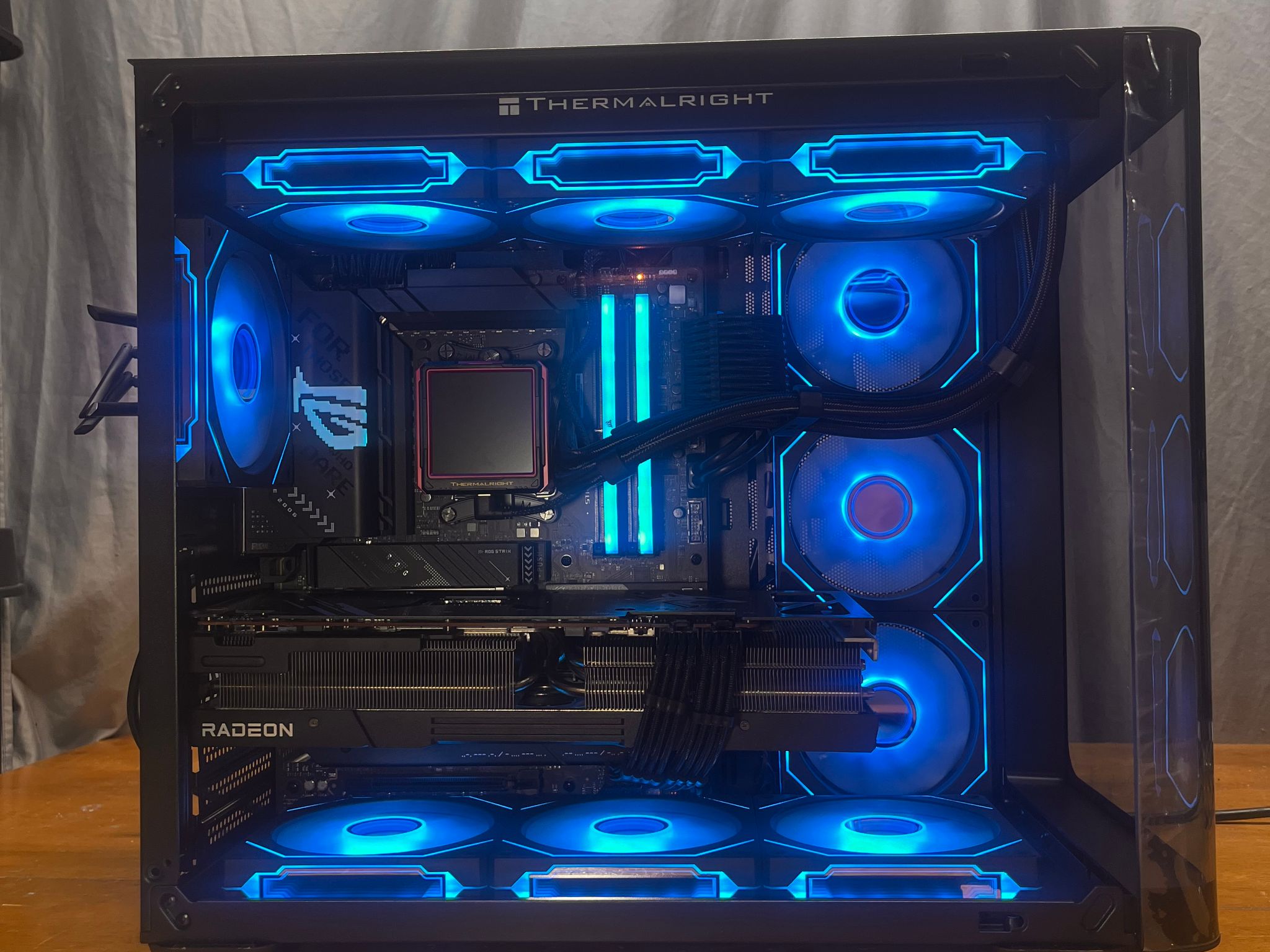 RX 7900 XTX | Ryzen 7 9800X3D | 32GB RAM | Gaming PC