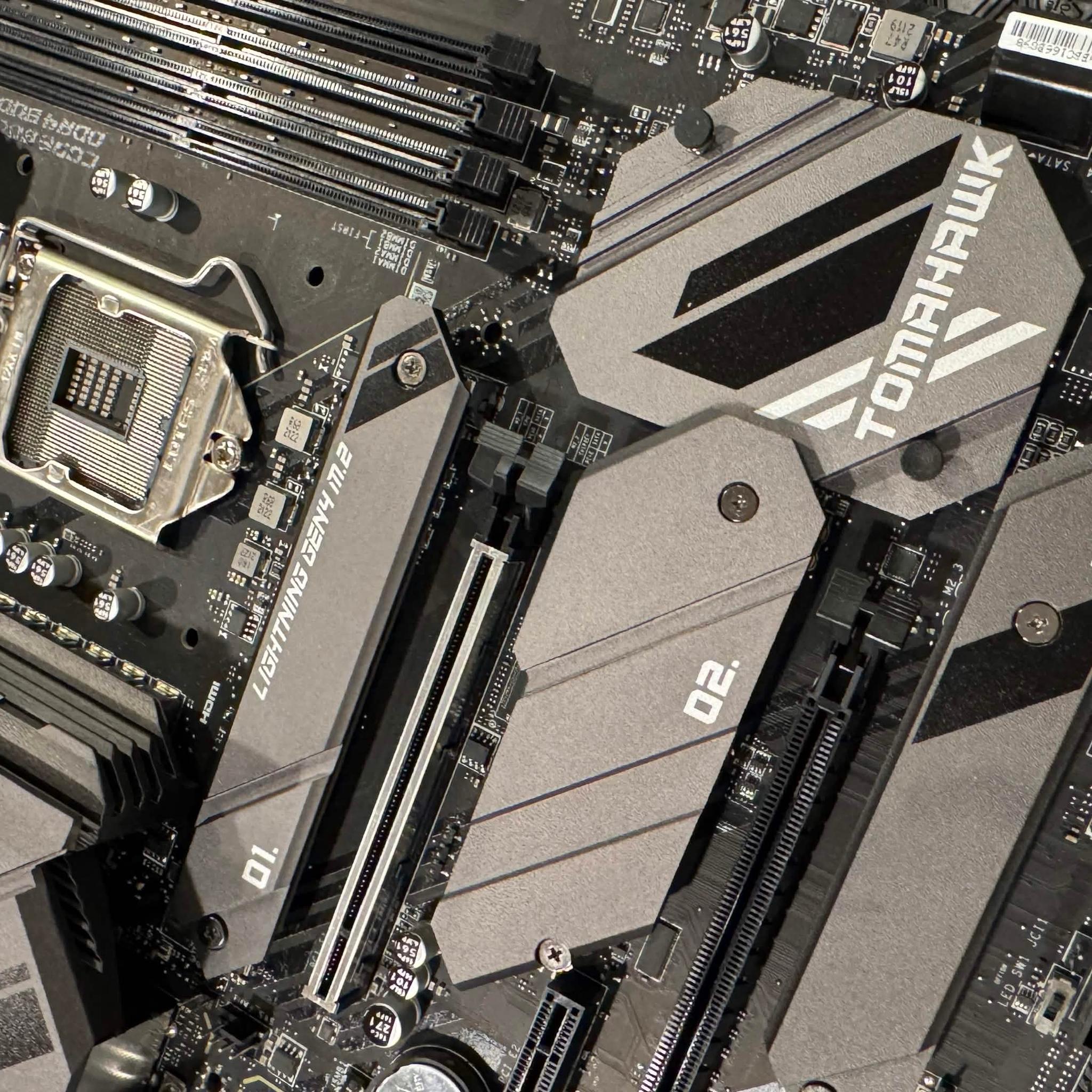 MSI MAG Z590 TOMAHAWK WIFI DDR4