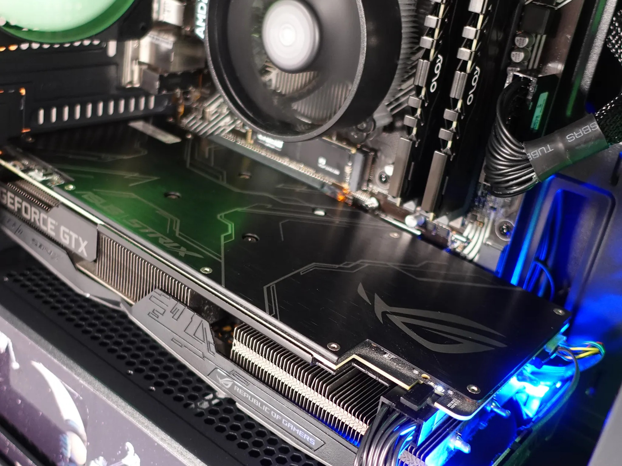 Space explorer ryzen 5 3600 gtx 1660ti