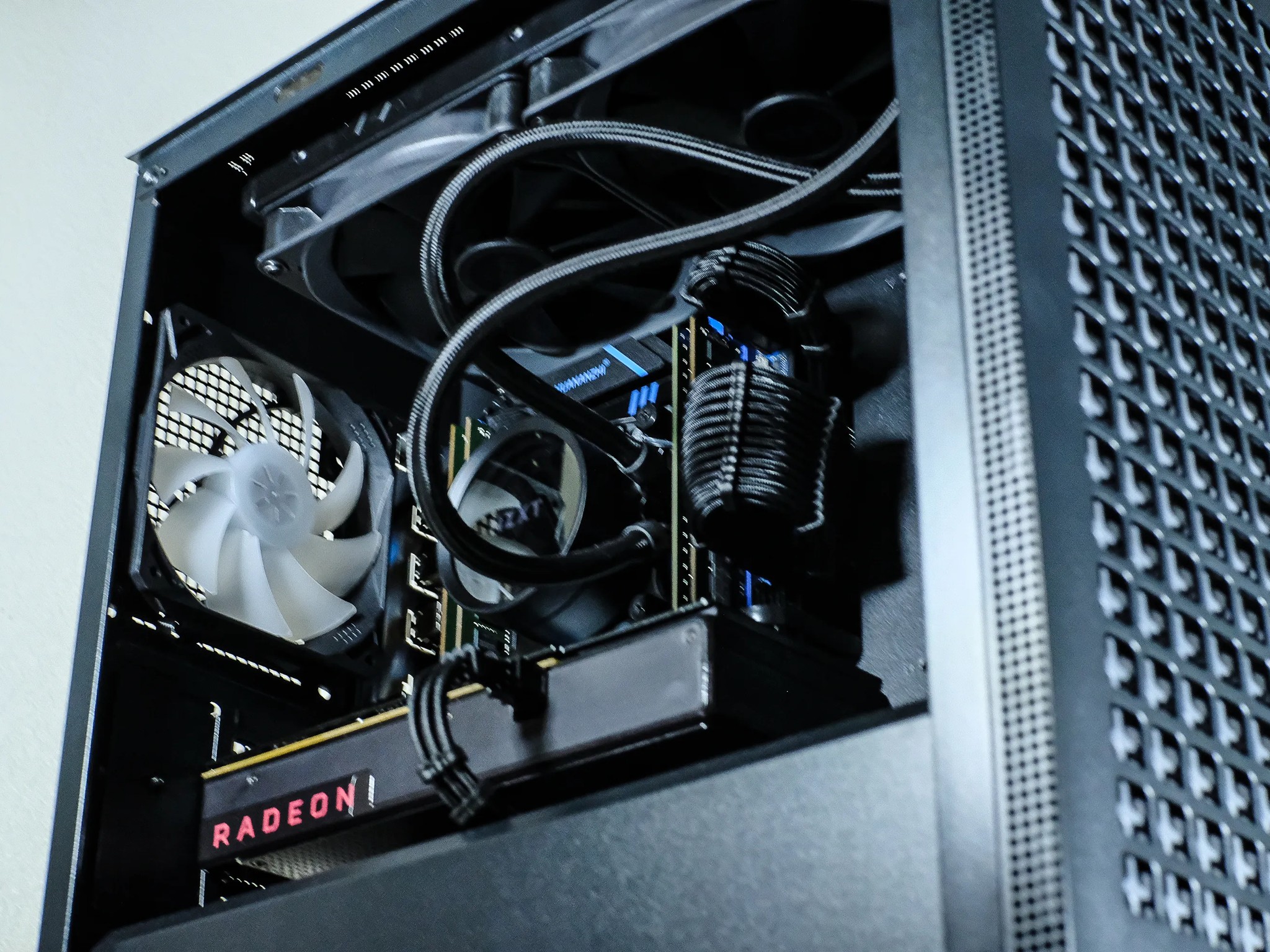 𓇼‎‧✧ℕ𝕠𝕧𝕒✧‧𓇼 GAMING PC | Intel Xeon E5-2695 V3 | Radeon RX 480 8GB | Samsung + SK Hynix 32GB RAM