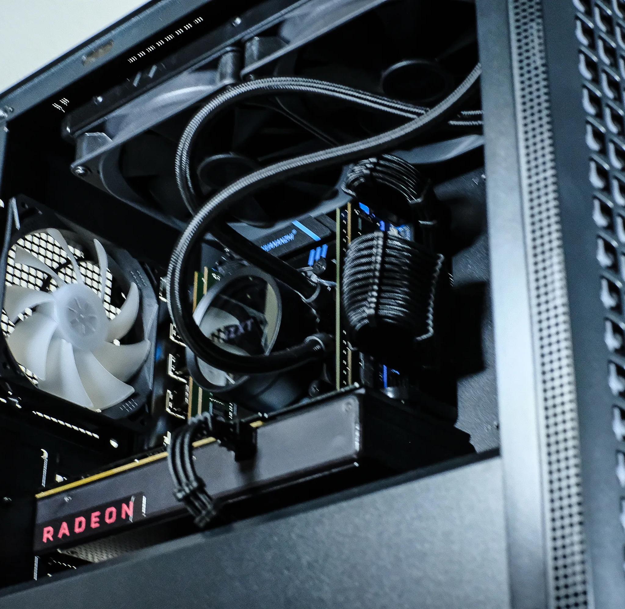 𓇼‎‧✧ℕ𝕠𝕧𝕒✧‧𓇼 GAMING PC | Intel Xeon E5-2695 V3 | Radeon RX 480 8GB | Samsung + SK Hynix 32GB RAM