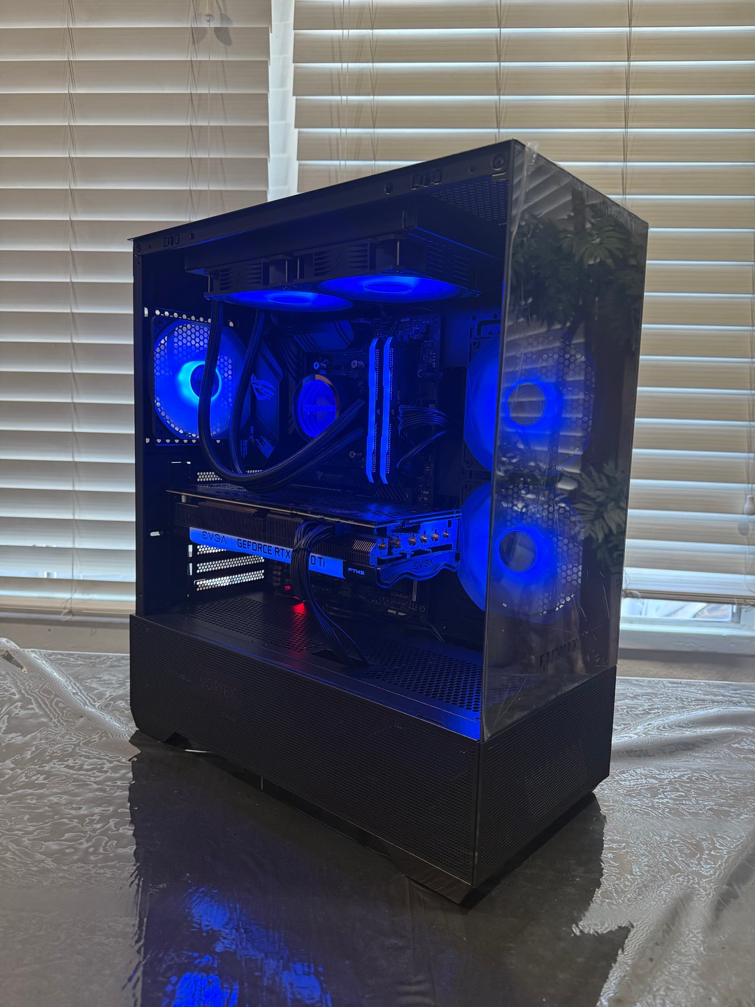 Gaming PC: Ryzen 7 5800X, RTX 3070 TI 8 GB, 32 GB DDR4, 1 TB SSD