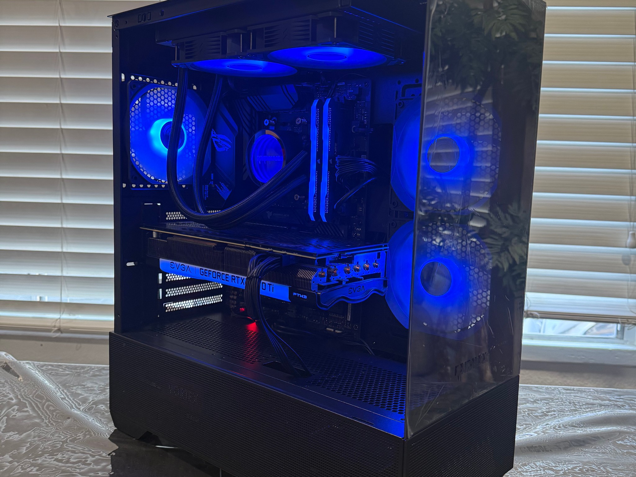 Gaming PC: Ryzen 7 5800X, RTX 3070 TI 8 GB, 32 GB DDR4, 1 TB SSD, Windows 11 activated, WIFI & BT