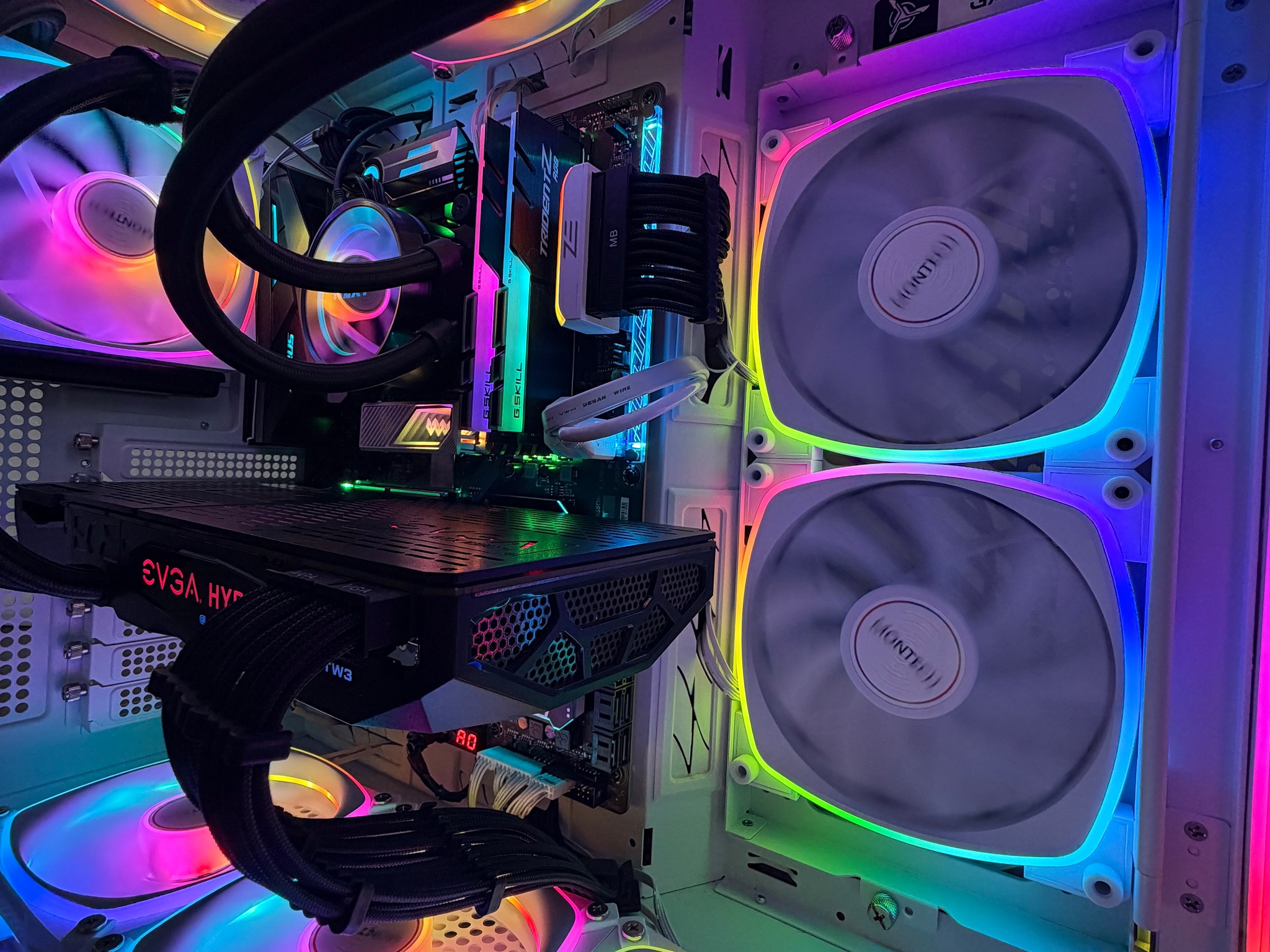 GTX 1080 Ti HYBRID + i7-9700K + 16gb RAM + 1TB SSD NVME | Gaming